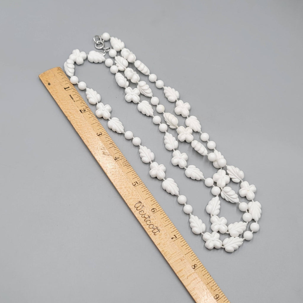 Vintage Sarah Cov Necklace White Bead Flowers Leaves 36 in