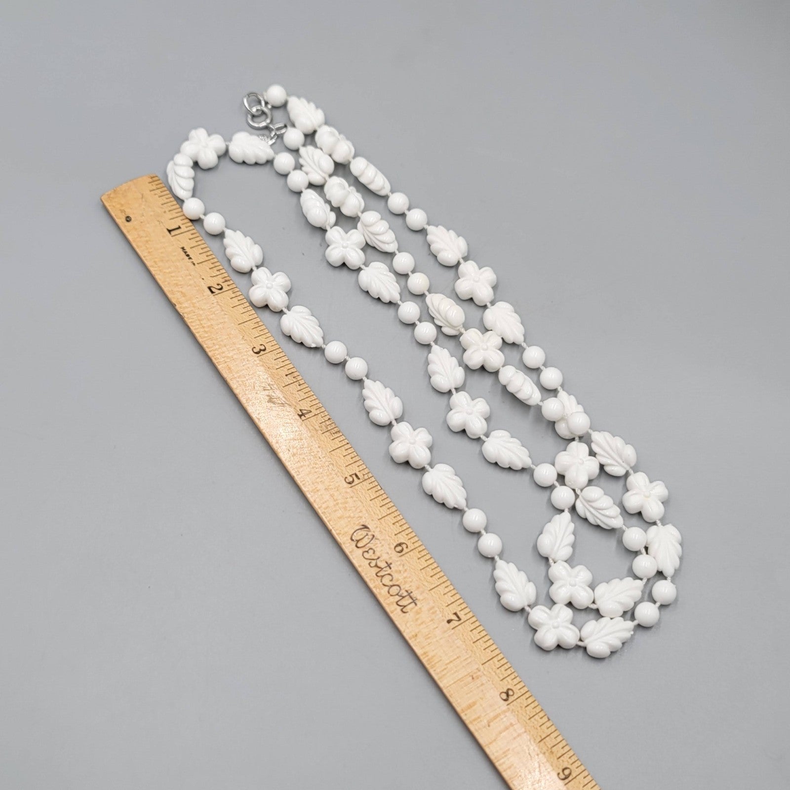 Vintage Sarah Cov Necklace White Bead Flowers Leaves 36 in