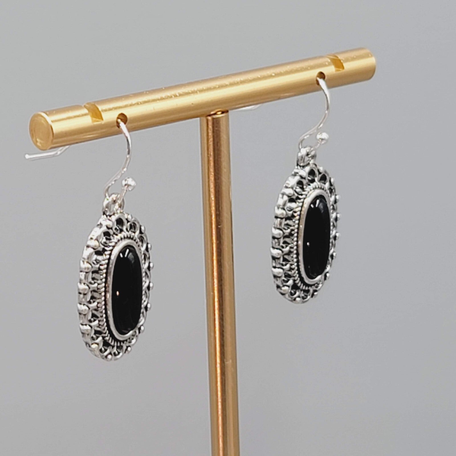 Silver tone Dangle Pierced Earrings Black Cabochon Dangle 7/8"