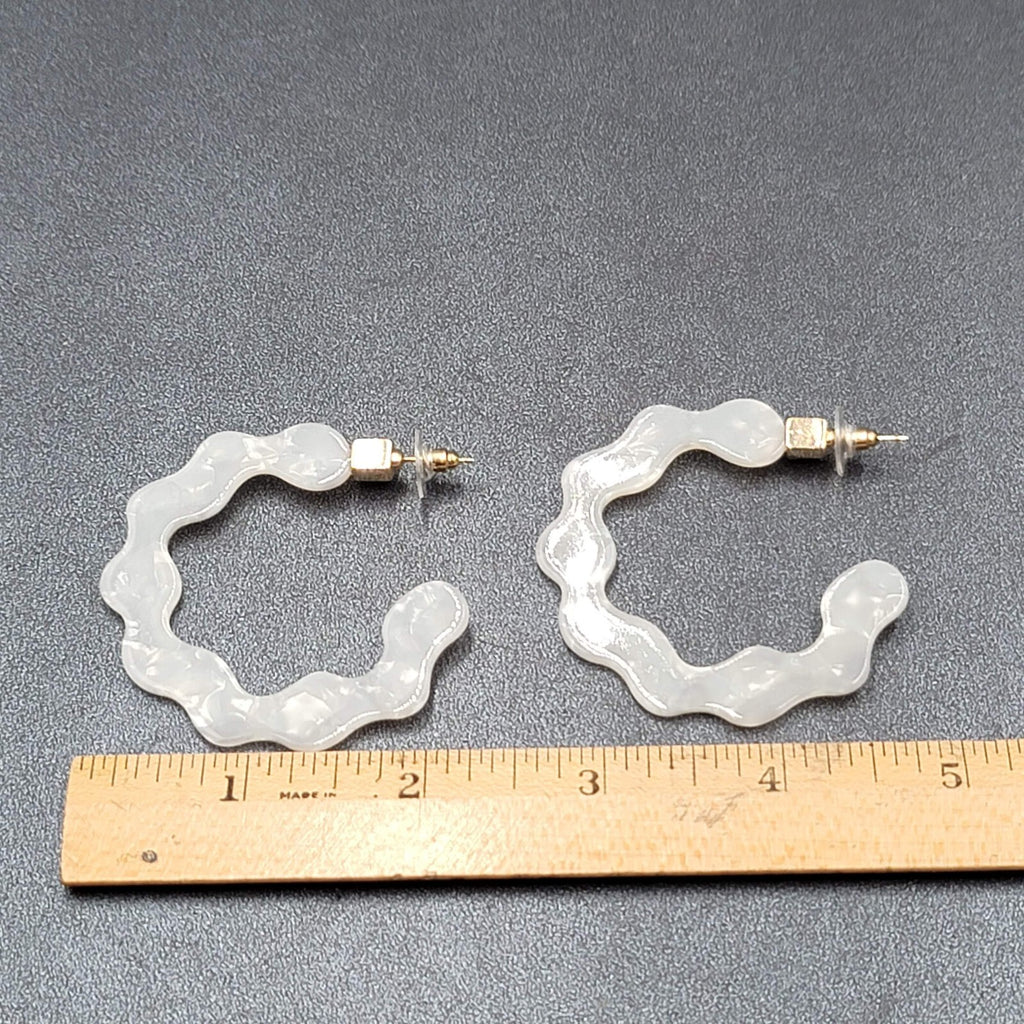 Pierced Earrings Pearloid White Resin Wavy Hoops 2"