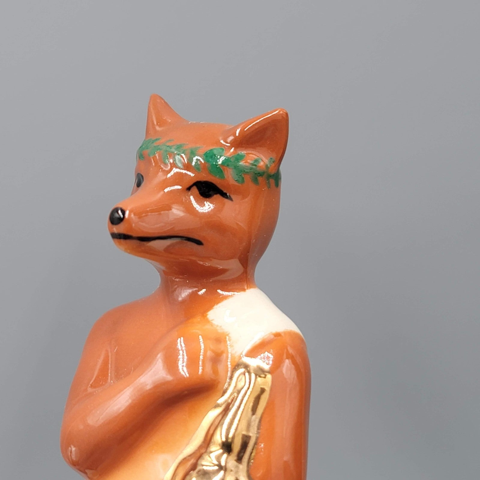 Jim Beam 1985 15th Annual Convention Las Vegas NV Fox in Toga Figurine 7 1/2”