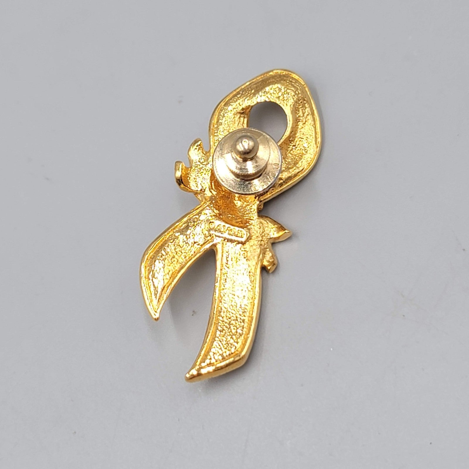 Avon Breast Cancer Awareness Pink Ribbon Pin Gold Tone Rose Lapel Pin Brooch