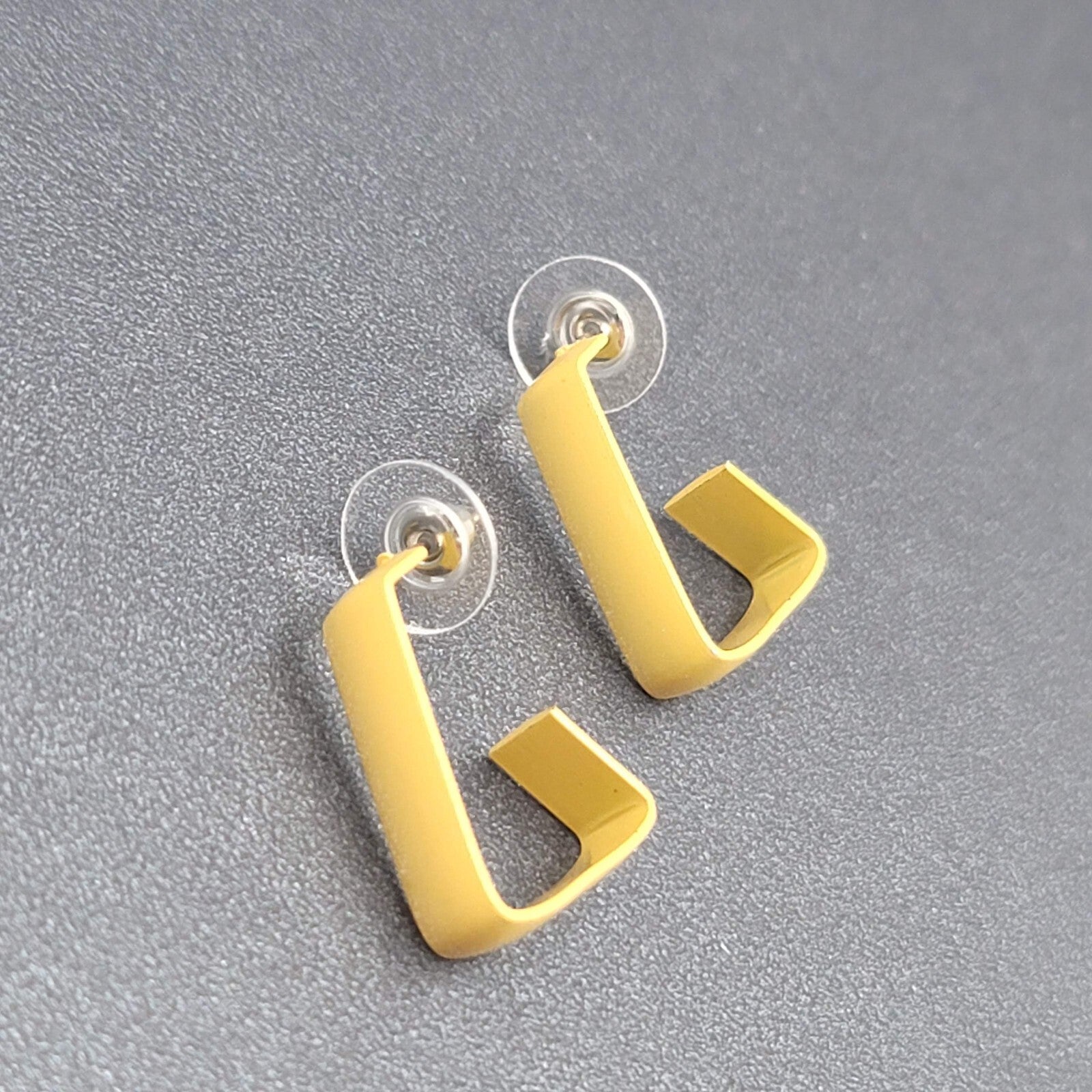 1980s Vintage Pierced Earrings Tan Enamel Triangle Hoops Statement 7/8"
