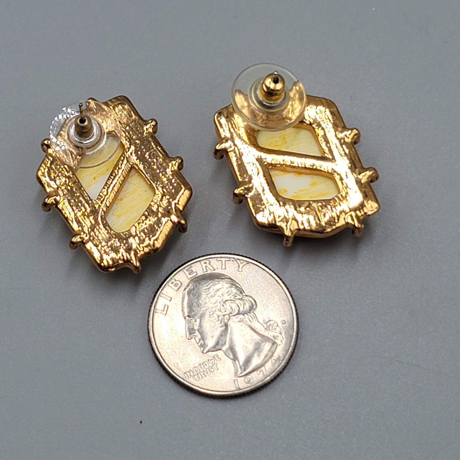 Vintage Pierced Earrings Gold tone Yellow Acrylic Speckle Drop 1"