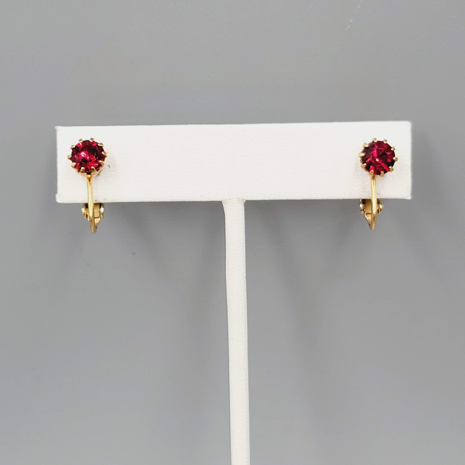 Vintage Red Rhinestone Stud Clip on Earrings Gold tone  1/4 in