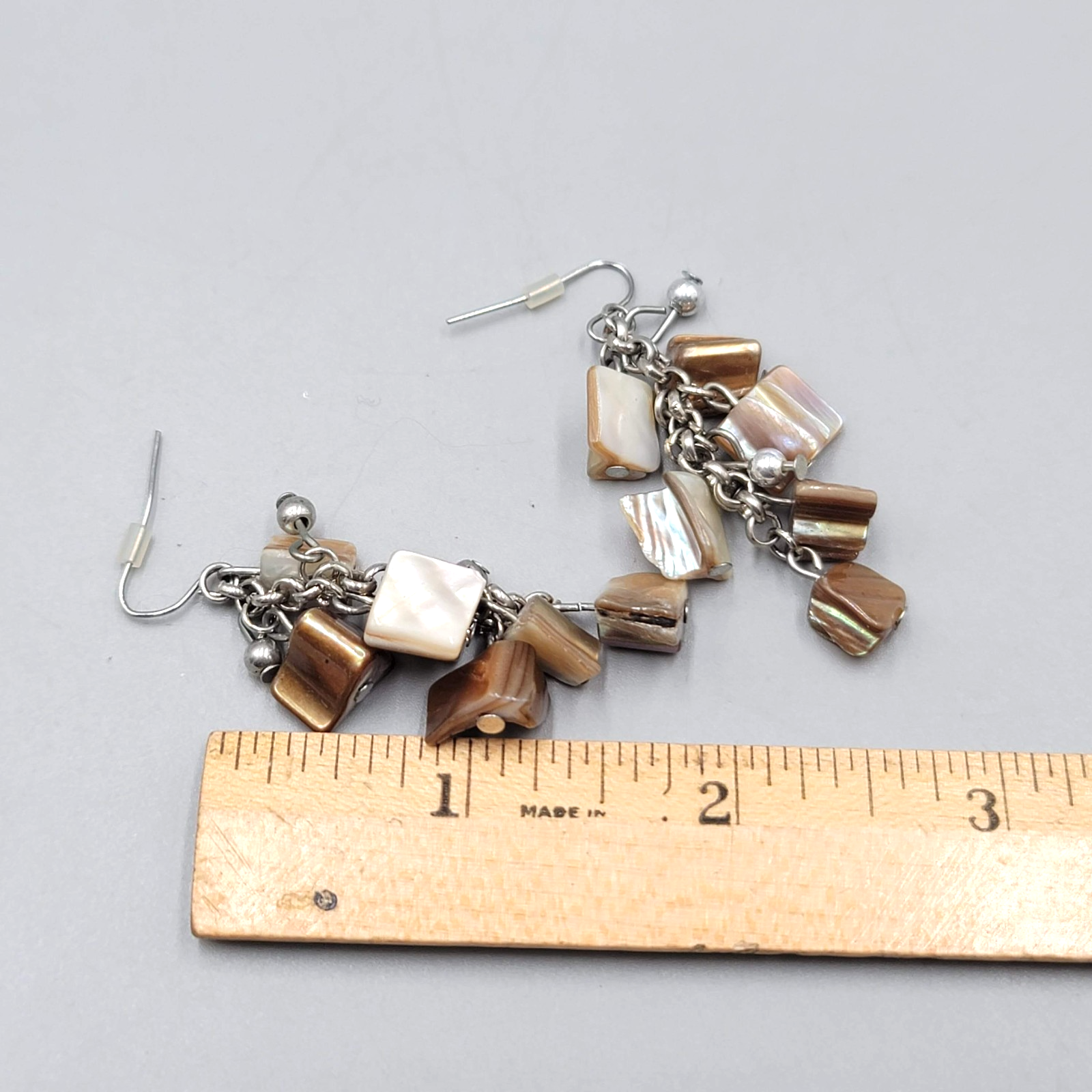 Beige Shell Cluster Pierced Earrings Silver tone Dangle 2 in