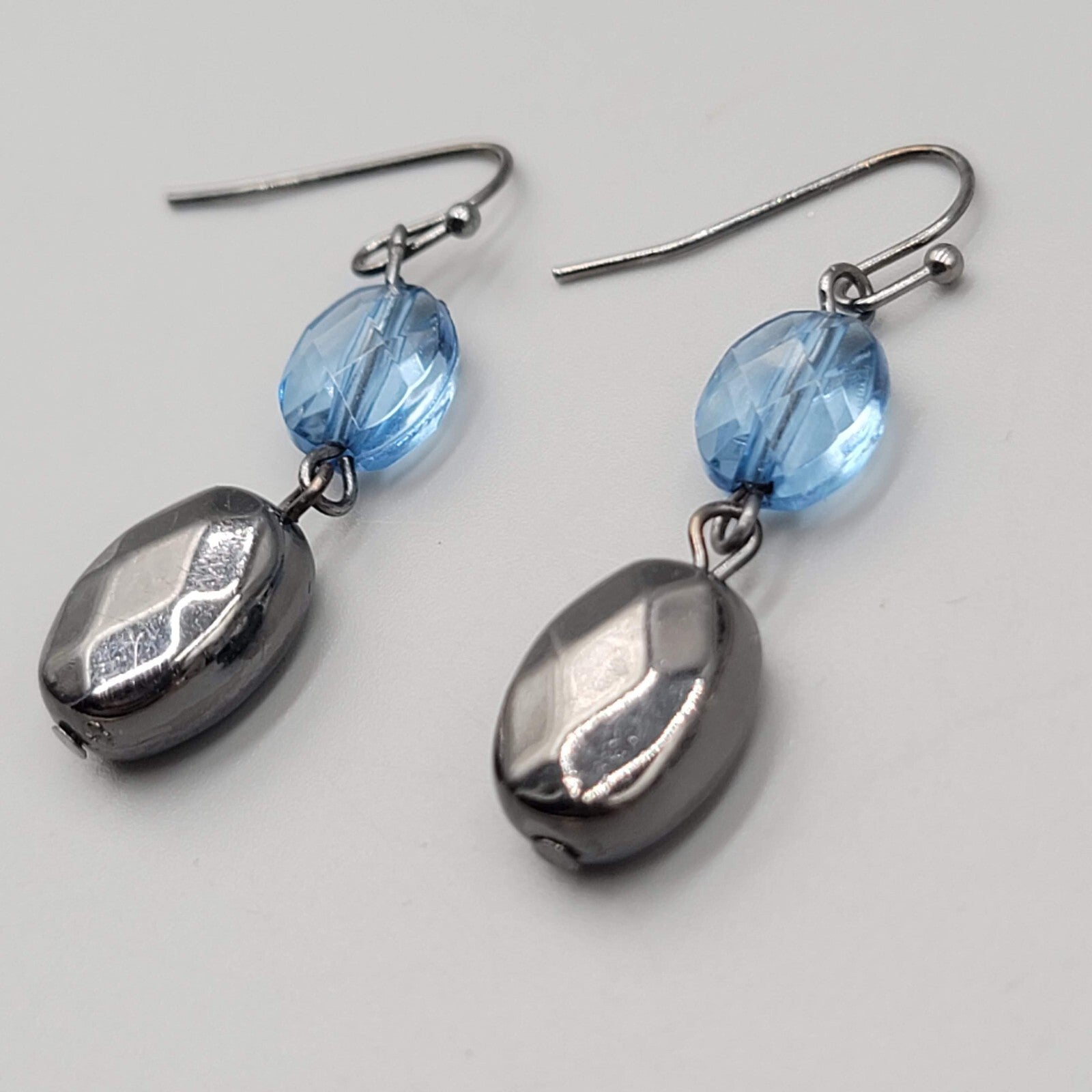 Blue Black Faceted Beads Pierced Earrings Black Metal Dangle 1.25"