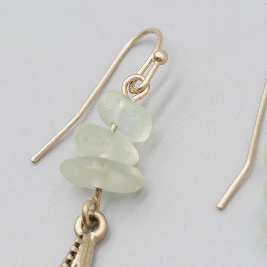 Starfish Dangle Pierced Earrings Gold Tone Green Gemstone Beads Beach  1.5"