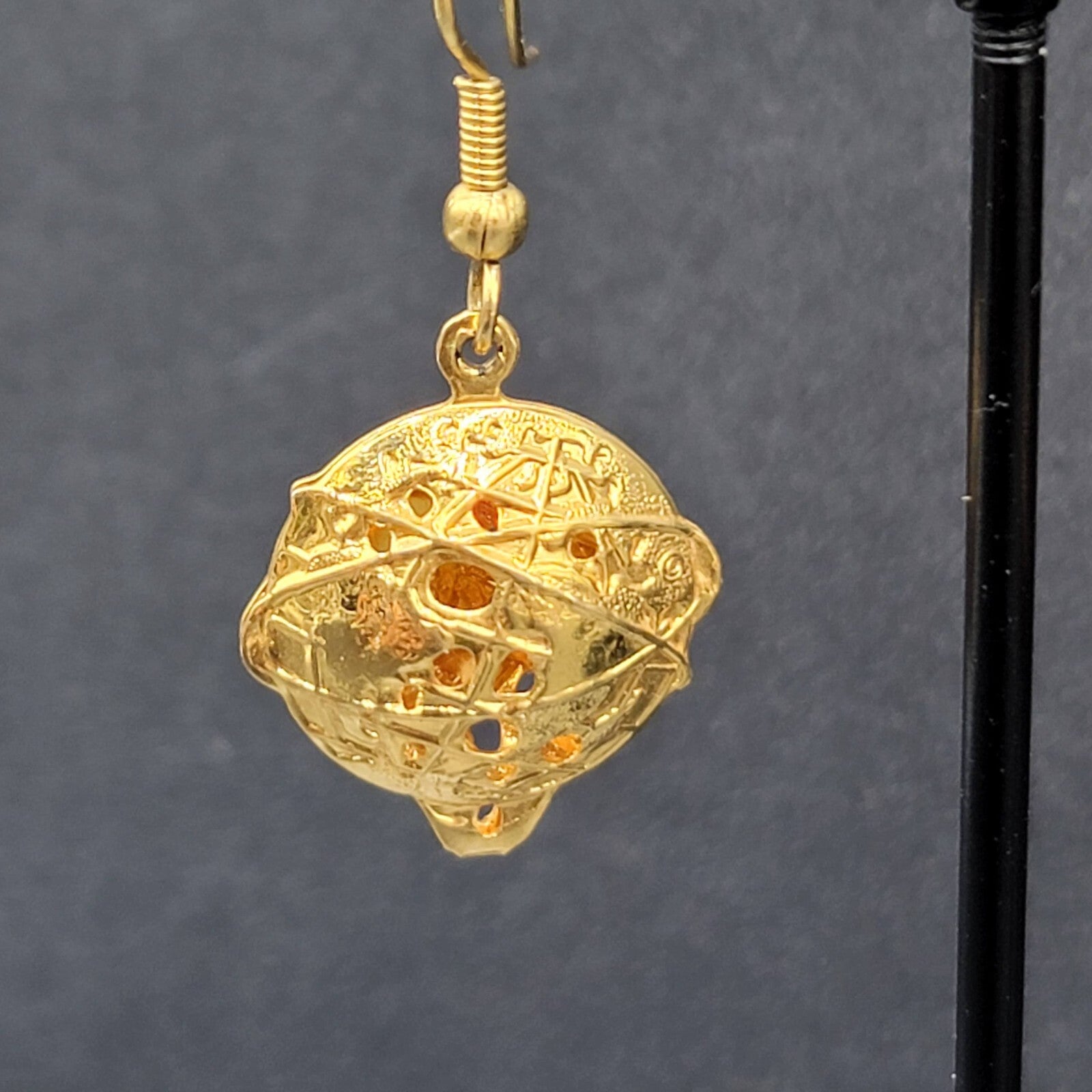 Vintage Pierced Earrings Gold Plated Globe Artistic Dangle 7/8"