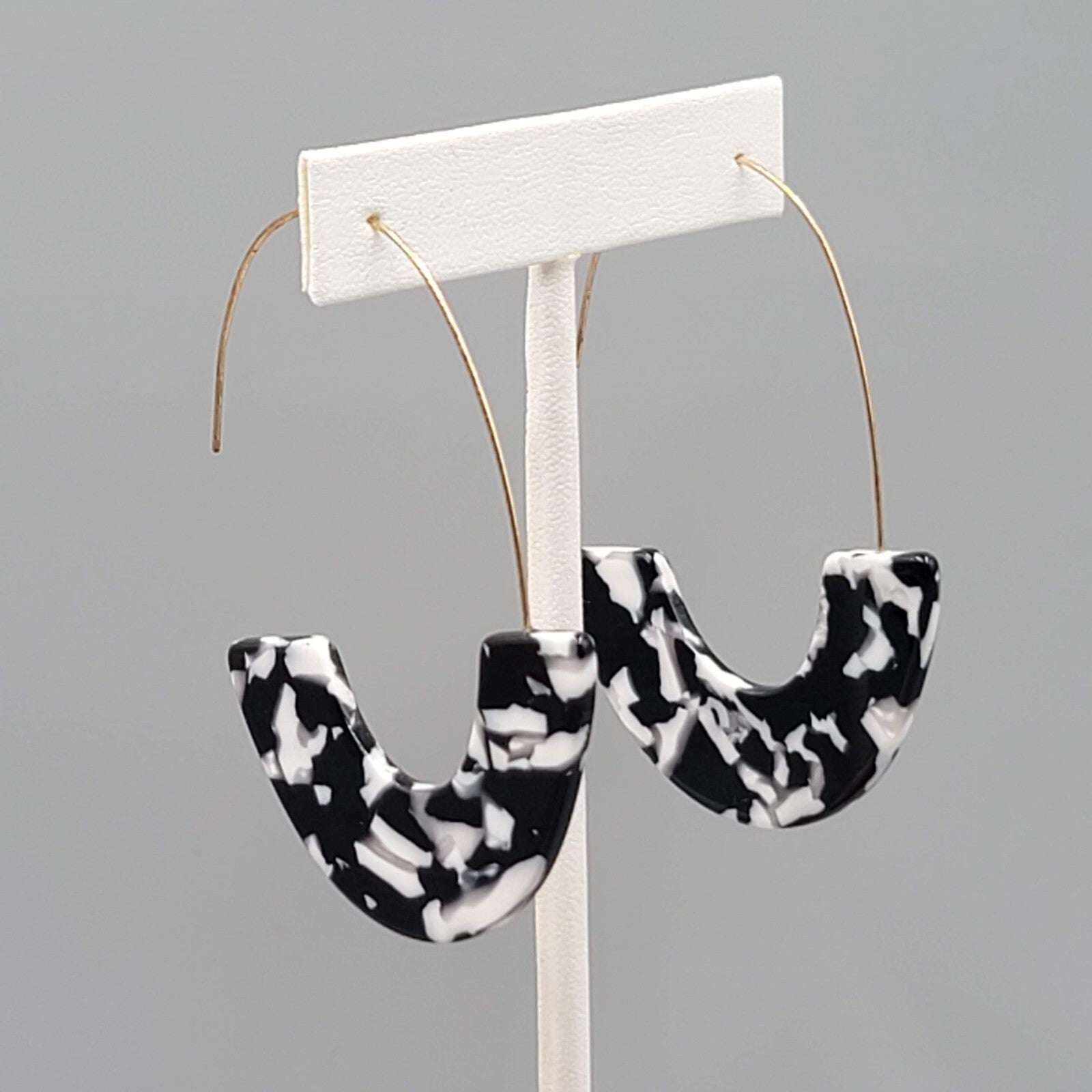 Pierced Earrings Black White Acrylic Large Statement Hoops Gold tone 2.75"