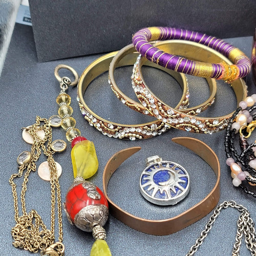 Colorful Jewelry Lot Necklaces Bracelets Pendant 48 pcs