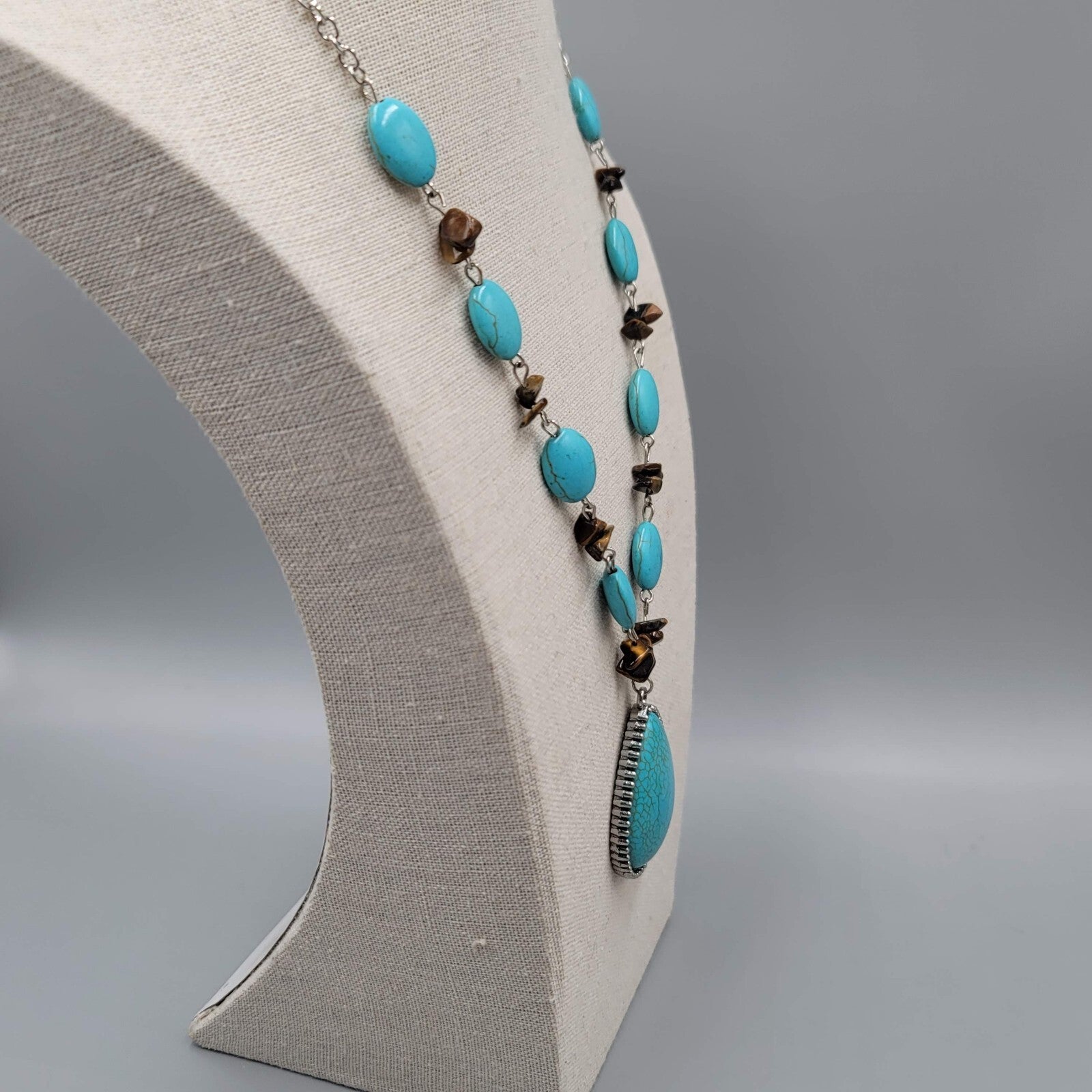 Blue Stone Bead Necklace Teardrop Pendant Silver tone 22"-25"