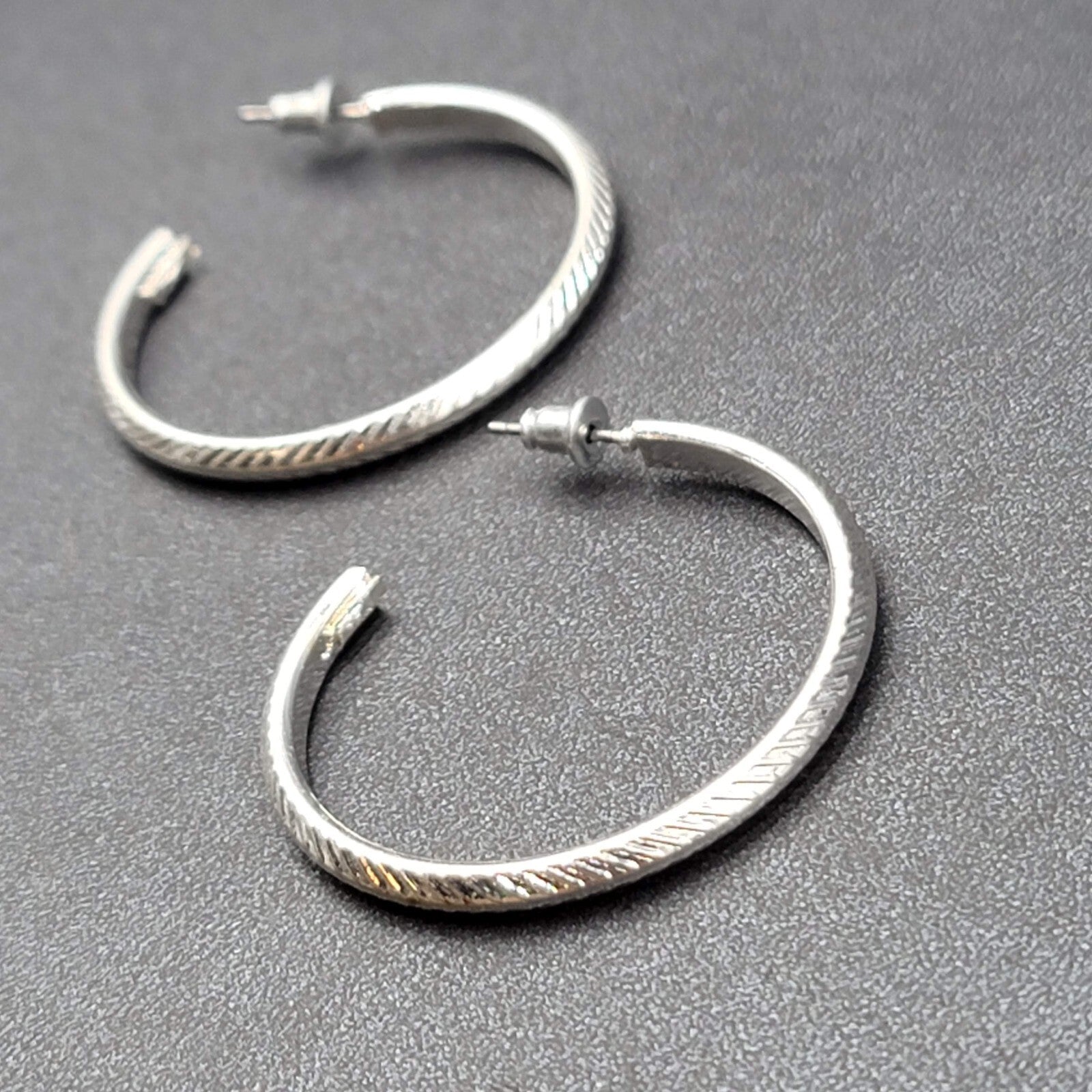 Pierced Earrings Silver tone Textured Hoops 1.5"