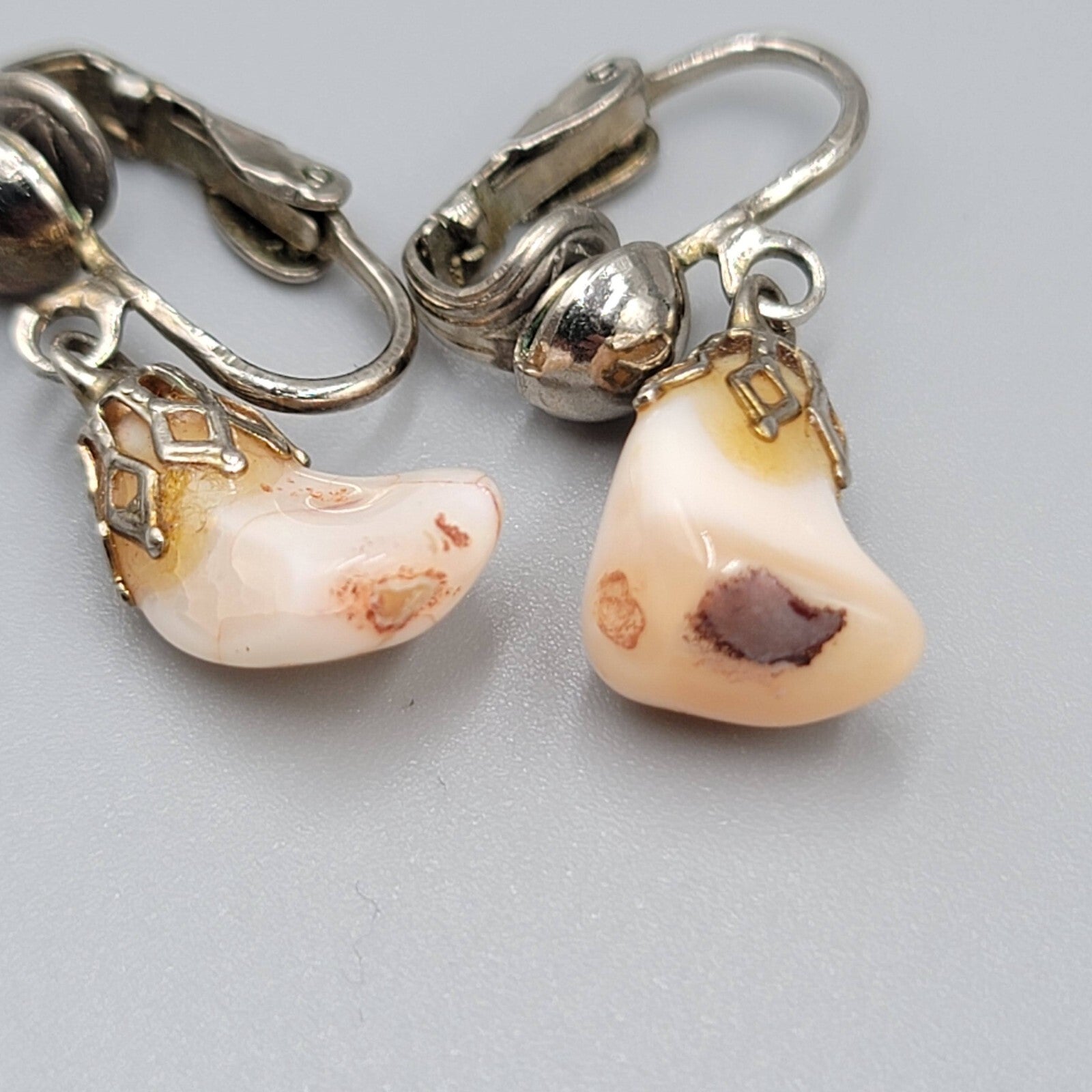 Vintage White Stone Nugget Dangle Clip on Earrings Silver tone 3/4"