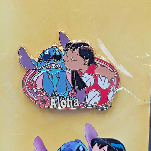 Disney Lilo & Stitch Kissing Aloha Pin New Sealed