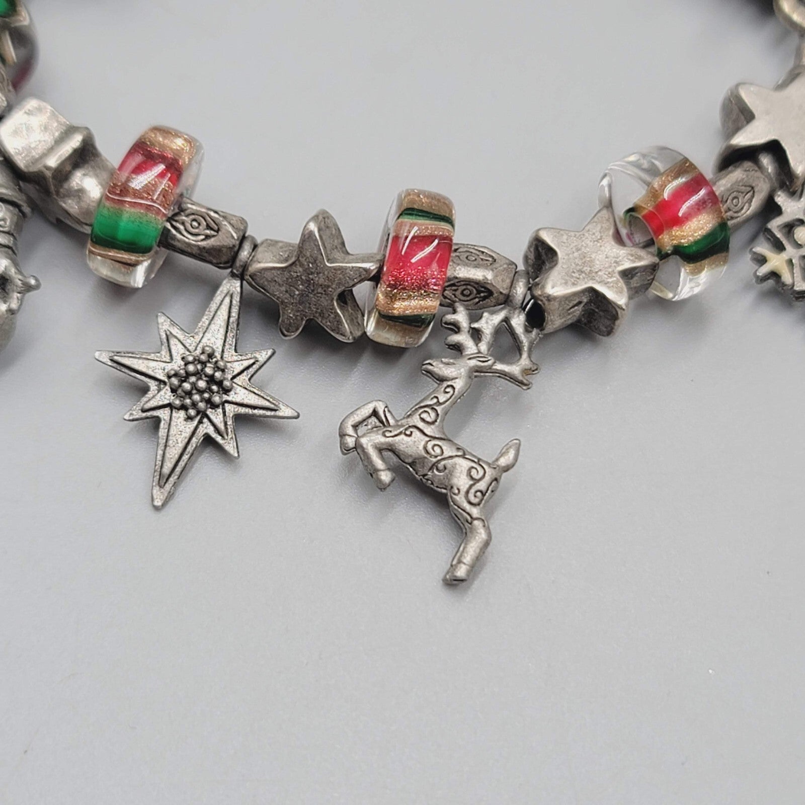 Christmas Charm Bracelet Gray Metal Toggle Closure Red Green Glass Beads 6.5"