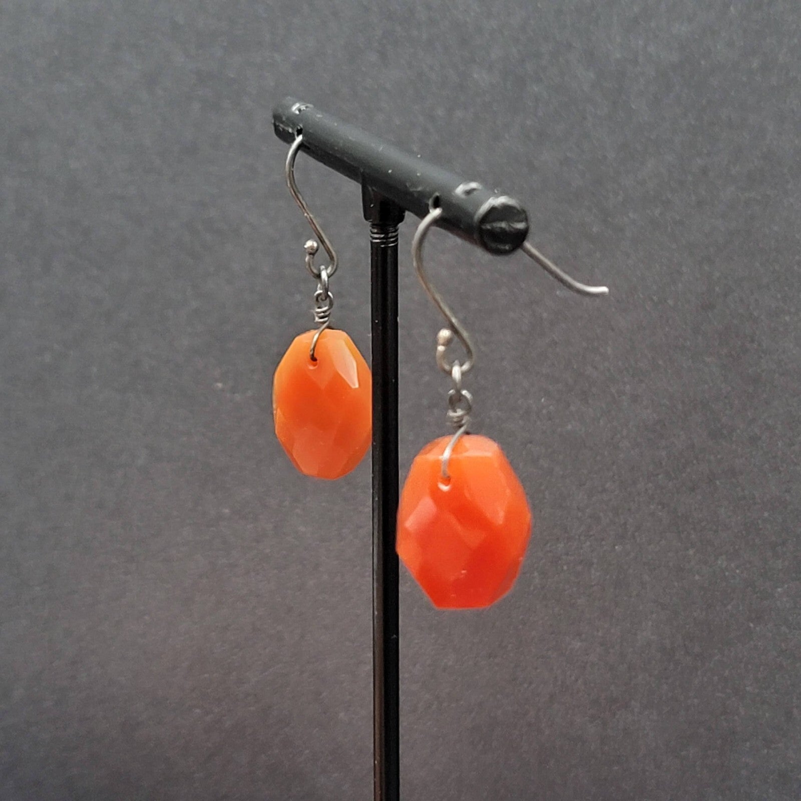 Pierced Earrings Carnelian Faceted Stone Bead Black Metal Dangle 5/8"