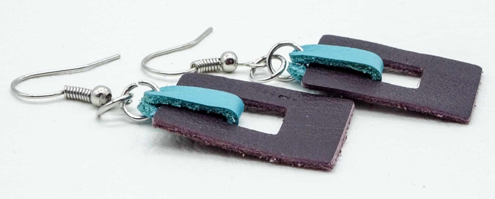 Artisan Dyed Leather Dangle Pierced Earrings Costume Estate Jewelry