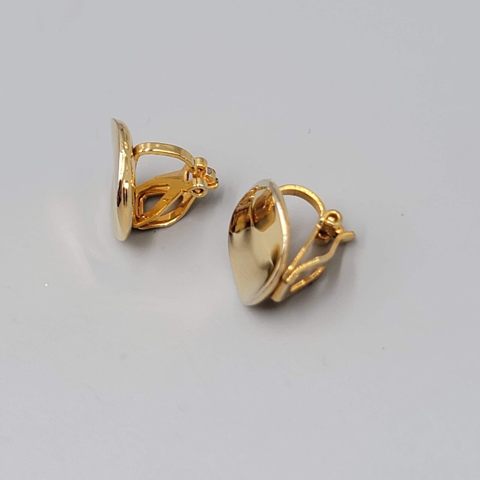 Vintage Stud Clip on Earrings Gold Plate Wavy Round 1/2"