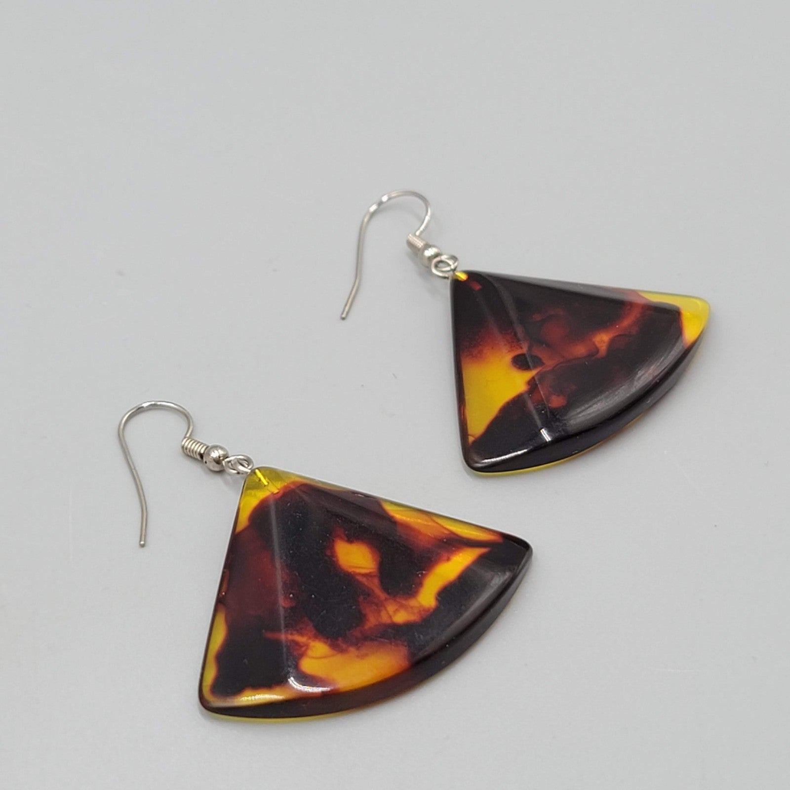 Acrylic Tortoise Statement Pierced Earrings Silver tone Dangle Triangles 1.25 in