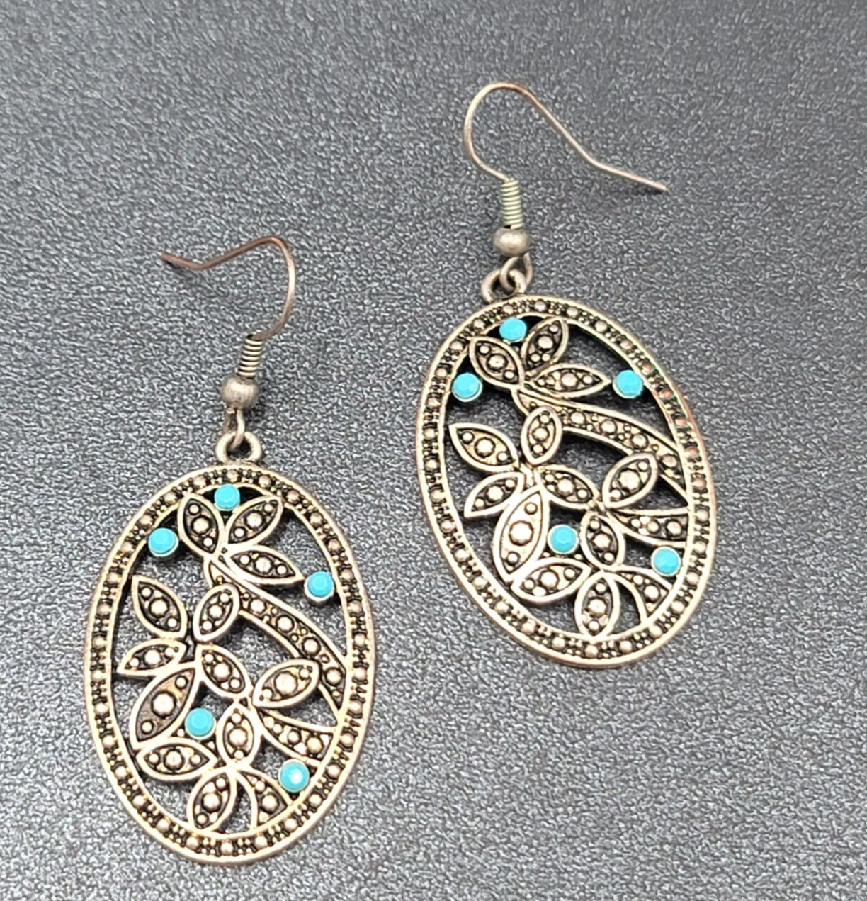 Pierced Earrings  Flowers Oval Statement Blue Accent Dangle 1.5"