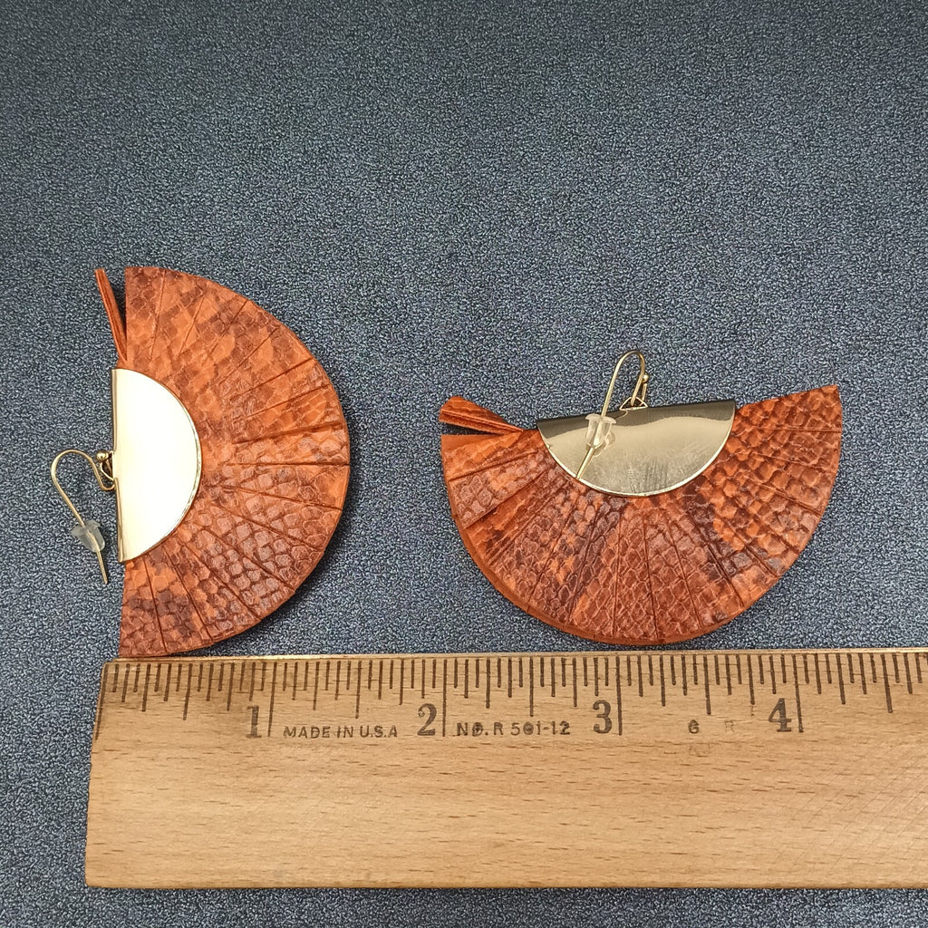 Pierced Earrings Orange Snake Skin Print Tassel Fan Gold tone Dangle 1.5"