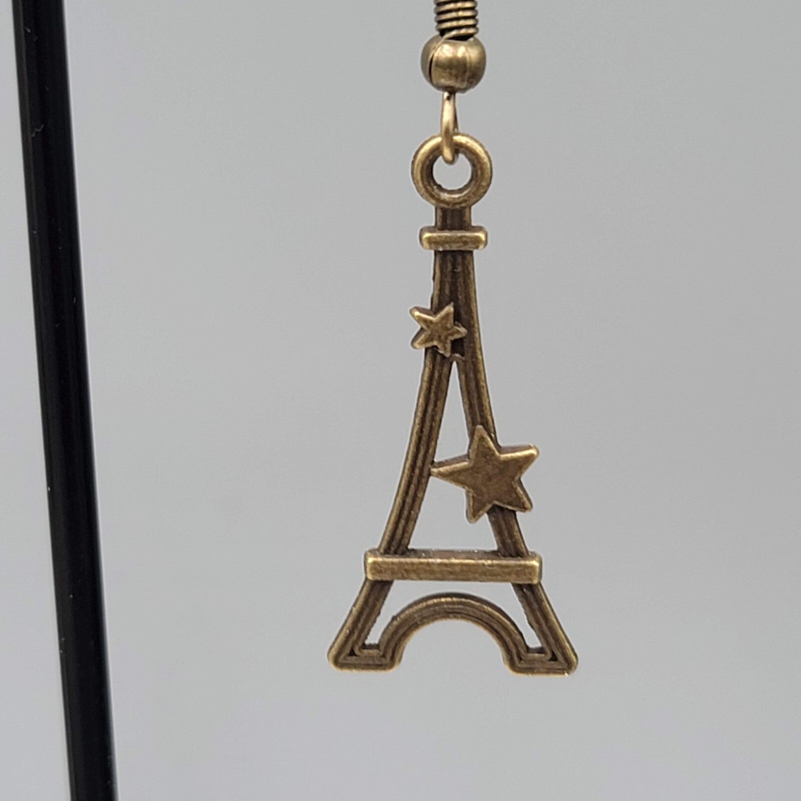 Eiffel Tower Pierced Earrings Bronze tone Stars Dangle NEW 1 1/8"