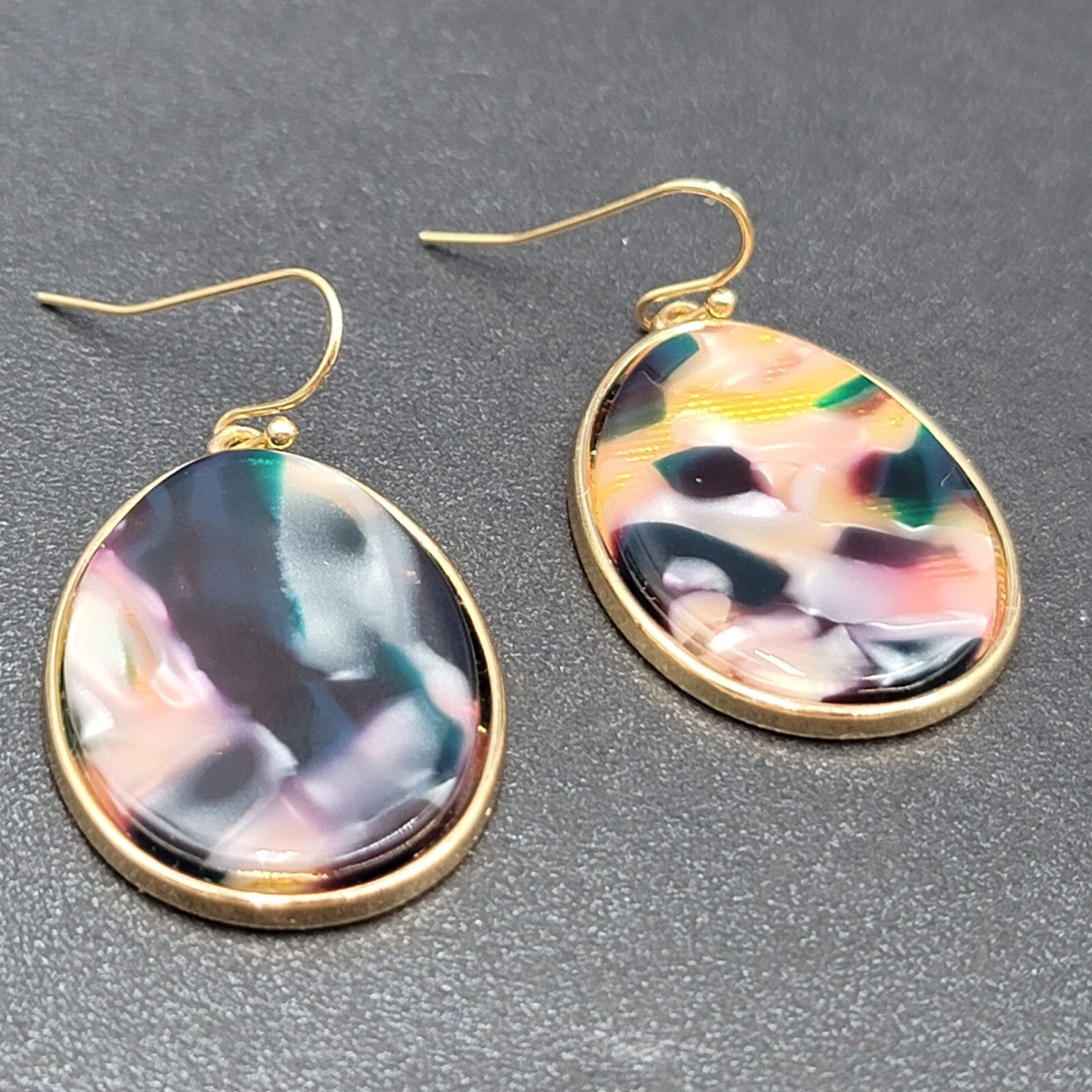 Pierced Earrings Gold tone Confetti Acrylic Teardrop Dangle 1.25"