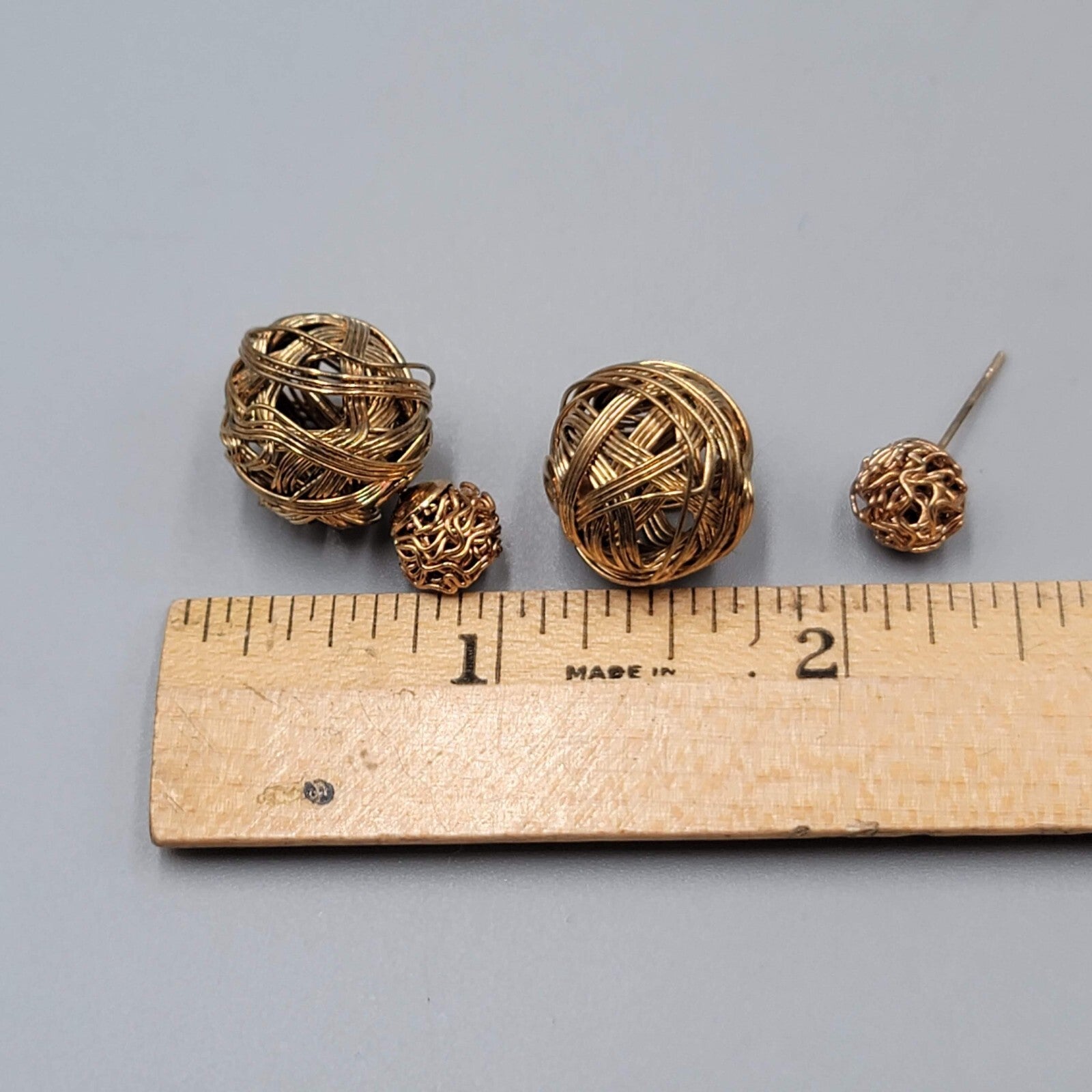 Double Reversible Pierced Earrings Gold tone Wire Studs 3/4"