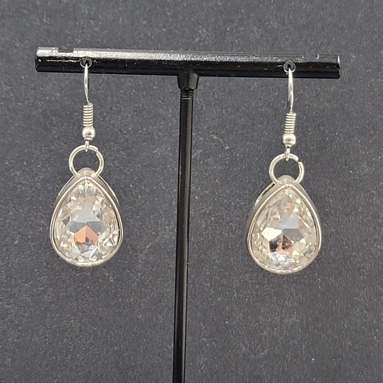 Pierced Earrings Silver tone Teardrop Faceted Glass Dangle 3/4"