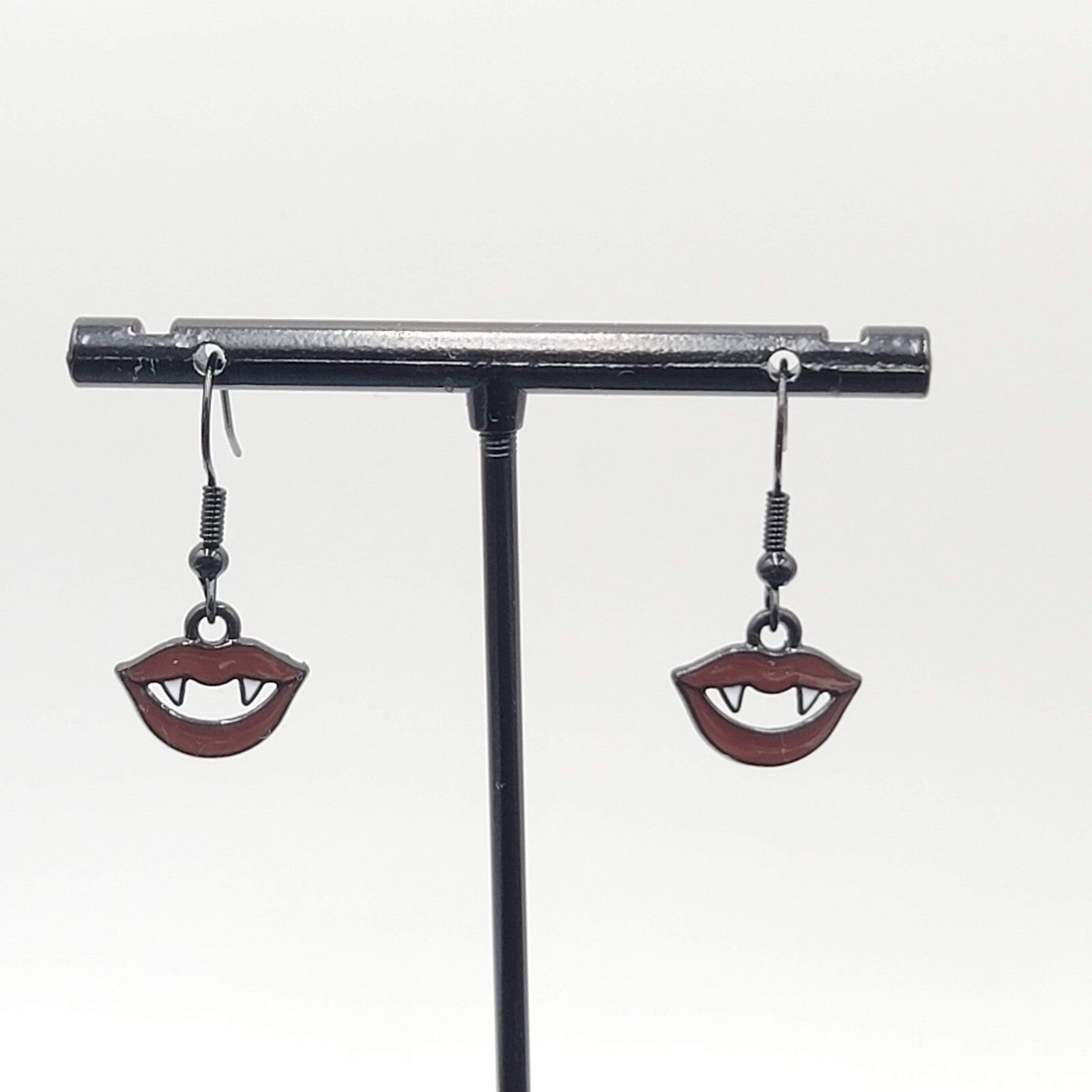 New Pierced Earrings Black Red Enamel Vampire Lips Mouth 3/8"