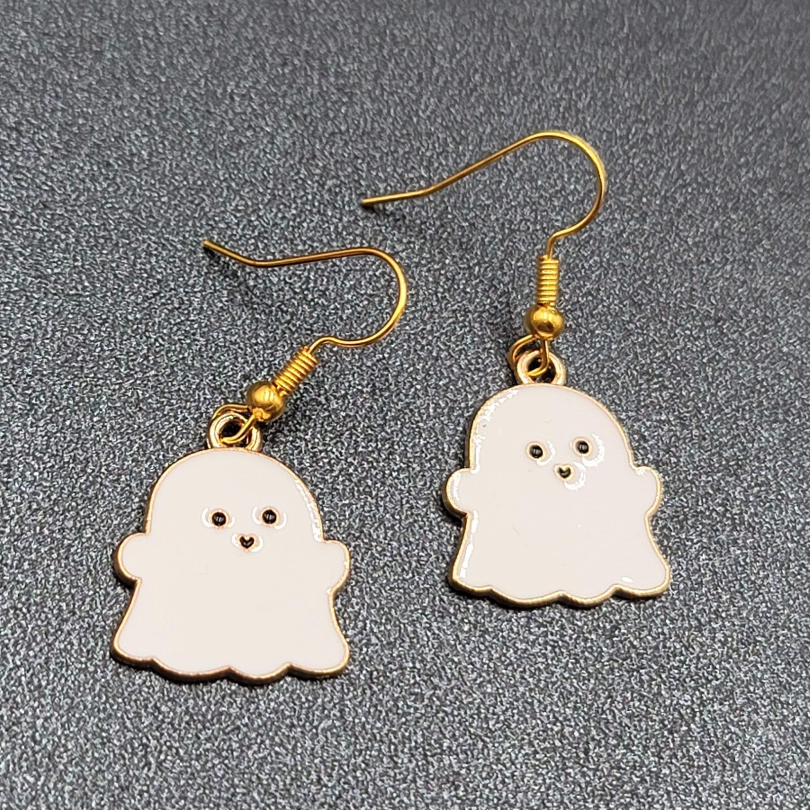Ghost Halloween Pierced Earrings White Enamel Gold tone Enamel Dangle 3/4"