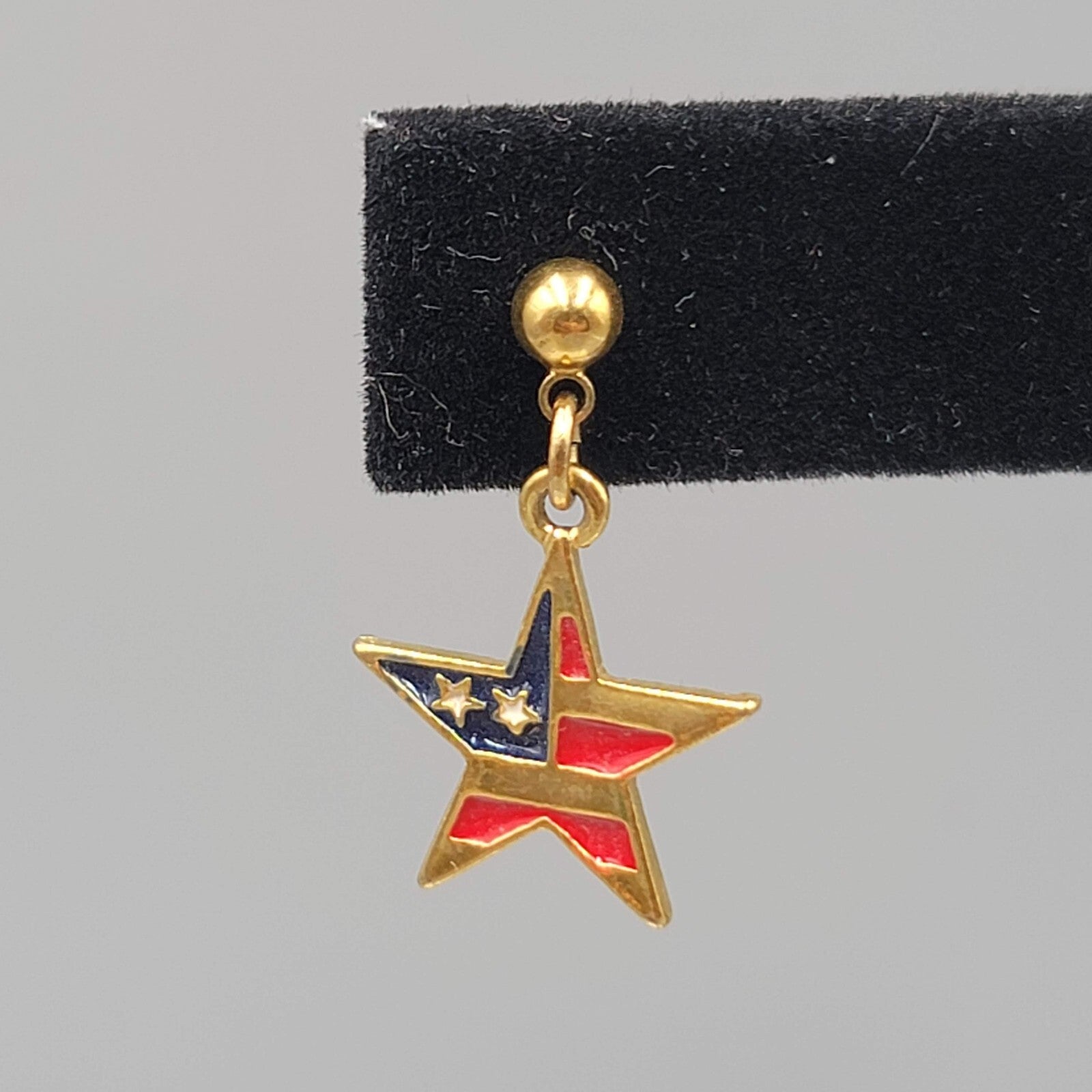 Vintage Patriotic USA Flag Star Pierced Earrings Gold tone Dangle  3/4"