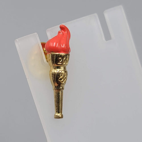 2004 USA Olympic Red Flame Torch Pin Lapel Brooch Pinback 1"