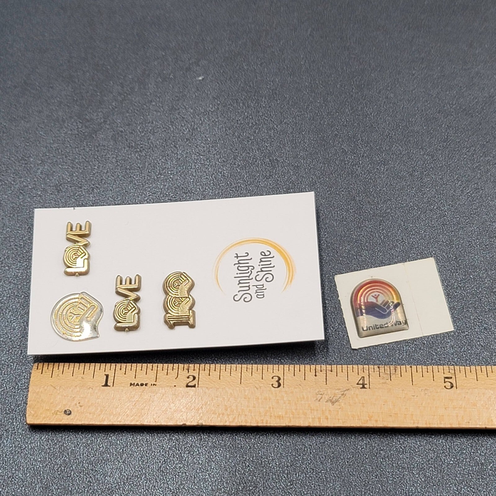Vintage Lot of 4 Pins United Way Pin Back Plastic and Metal Love One Sticker