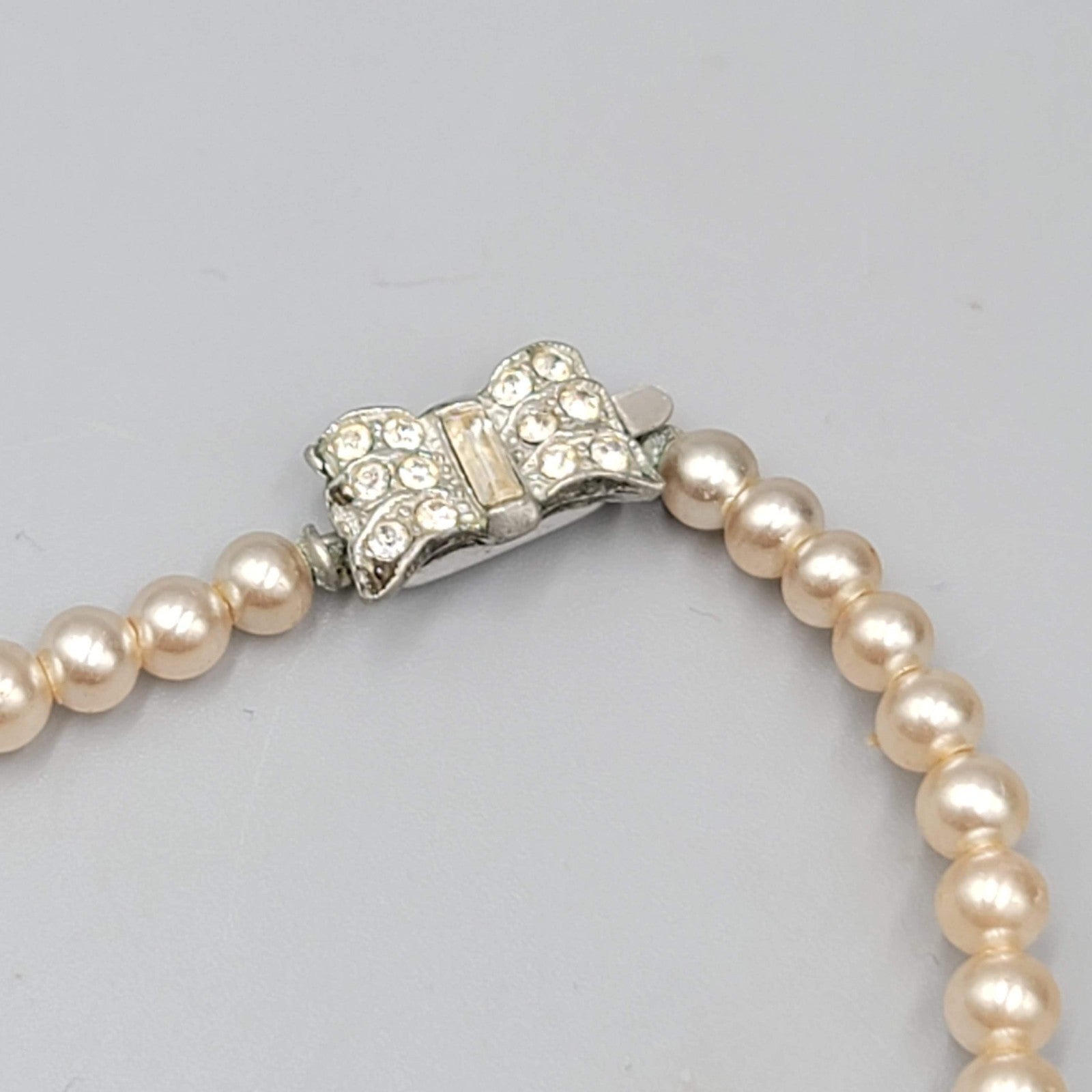 Vintage Faux Pearl Glass Bead Necklace Graduated Estate Costume Jewelry 16"