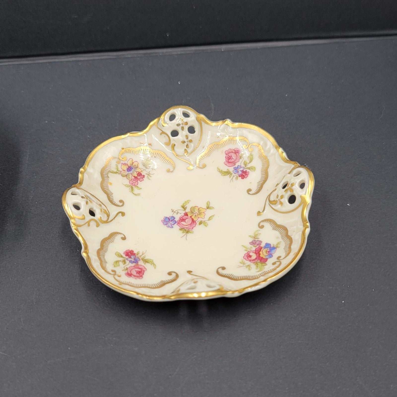 Excellent Antique Elfenbein Rosenthal Moliere Kronach Germany  2 pc