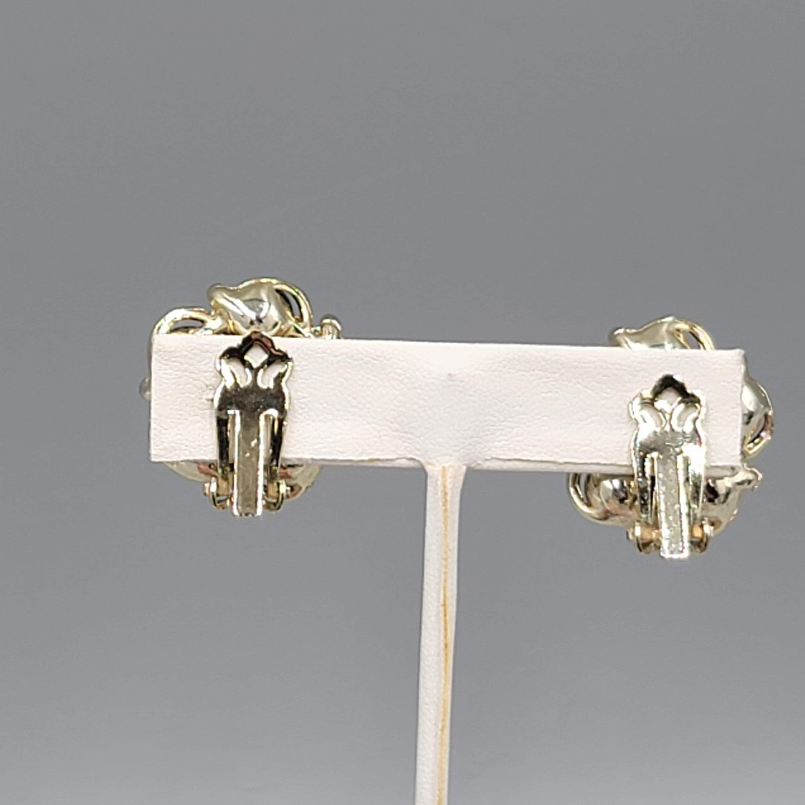 Vintage Gold tone Black Bead Flower Clip on Earrings 1"