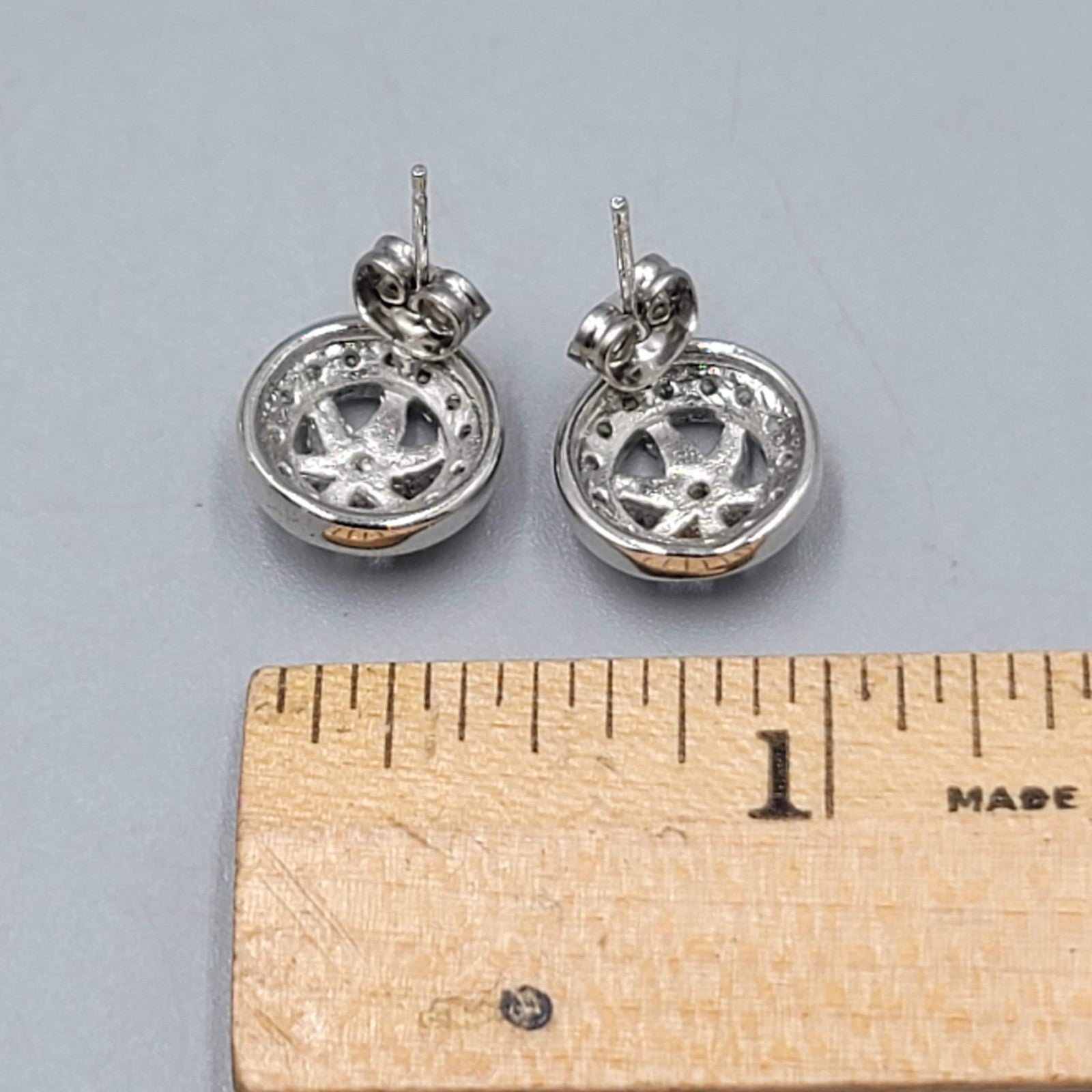 Marijuana Crystal Stud Pierced Earrings Silver tone 1/2 in