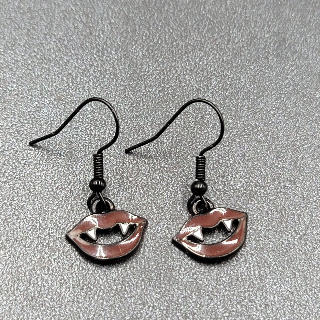 New Pierced Earrings Black Red Enamel Vampire Lips Mouth 3/8"