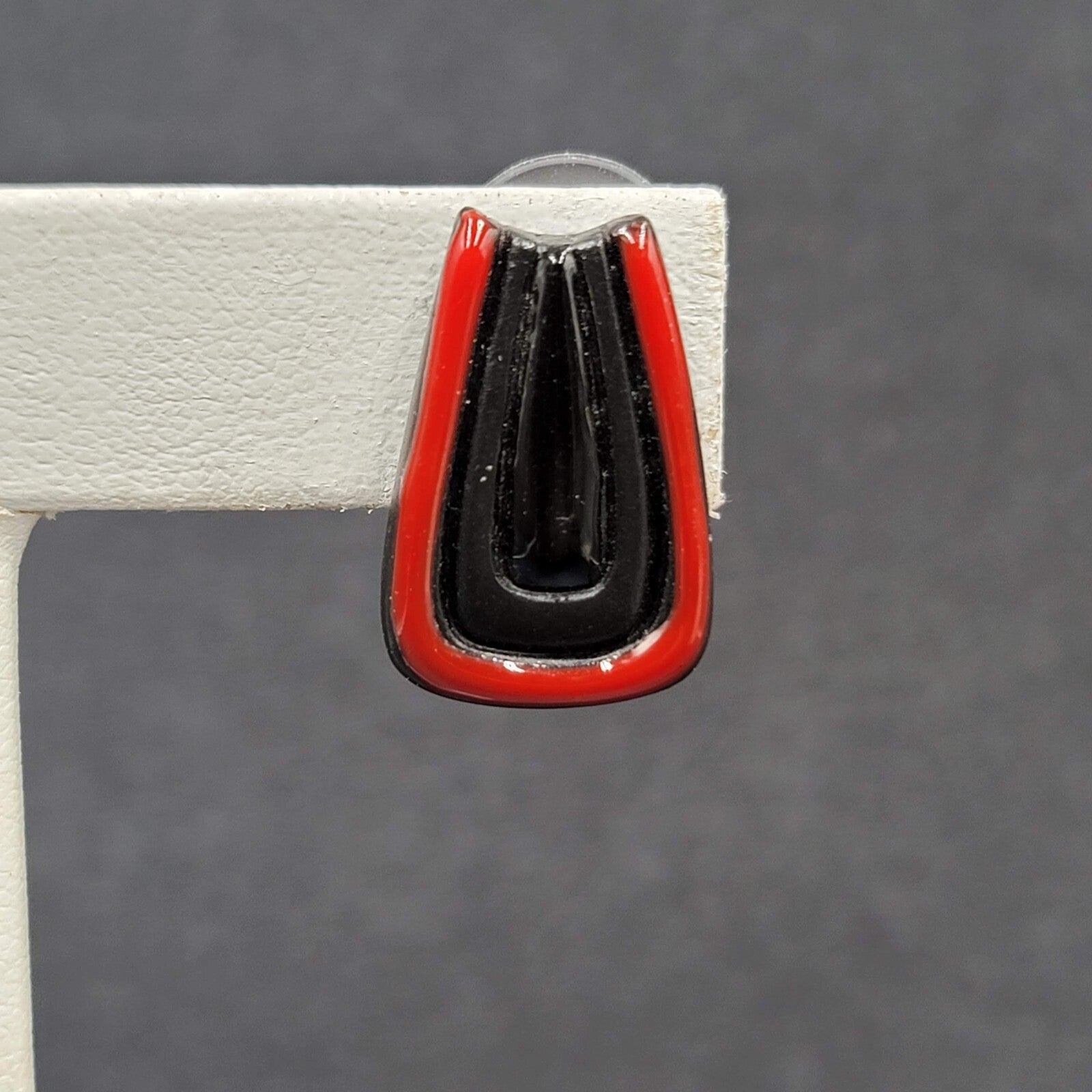 Chicos Clip on Earrings Red Black Enamel Studs 3/4"