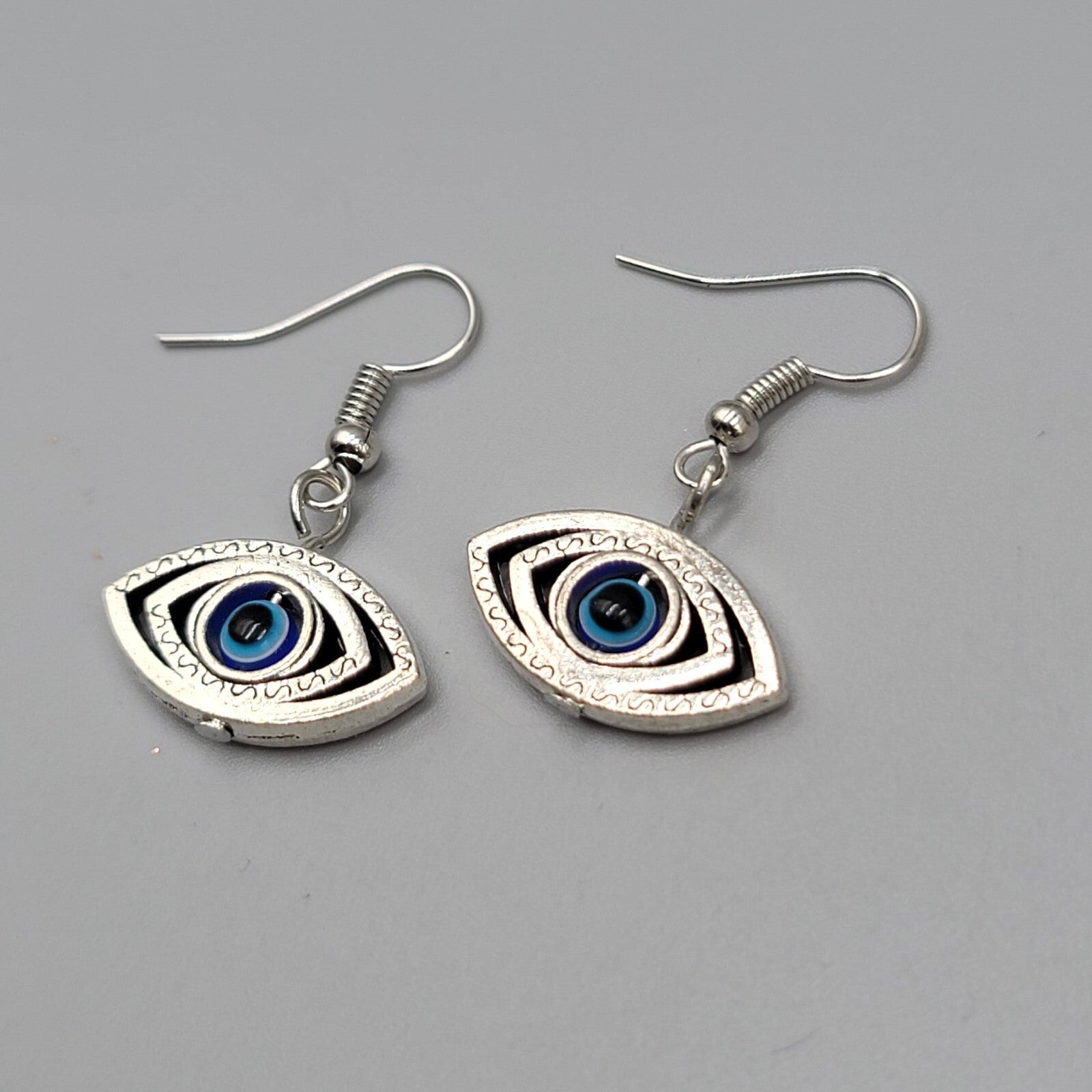 Evil Eye Pierced Earrings Silver tone Blue Bead Dangle 3/4"