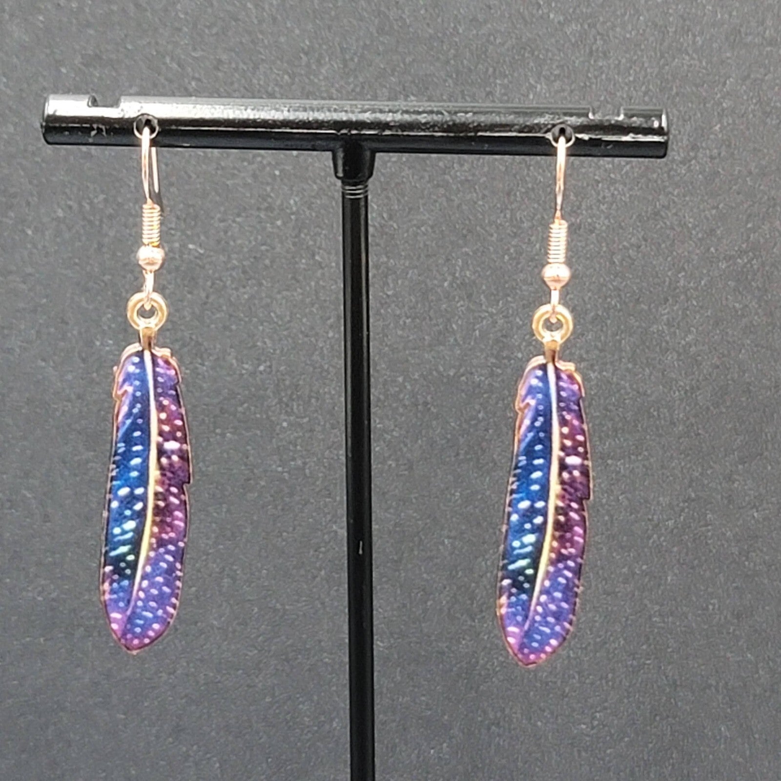 Metal Feather Pierced Earrings Blue Purple White Specks Gold tone Dangle 1.5"