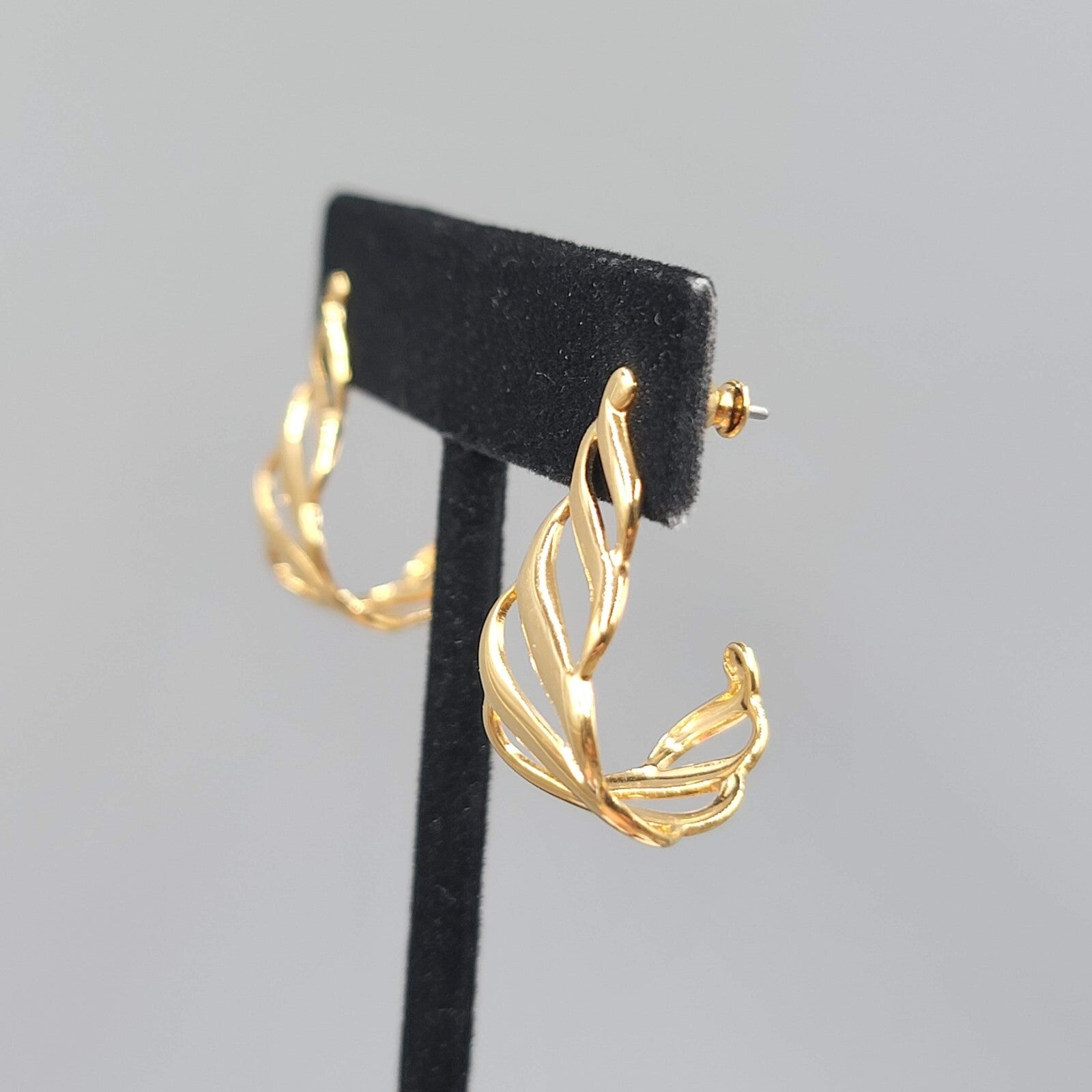 Vintage MONET Pierced Earrings Yellow Gold Plated Open Work Teardrop 1"