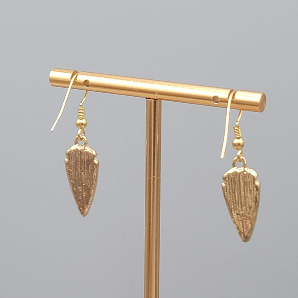 Red Arrow Head Design Pierced Earrings Gold tone Dangle 7/8 in