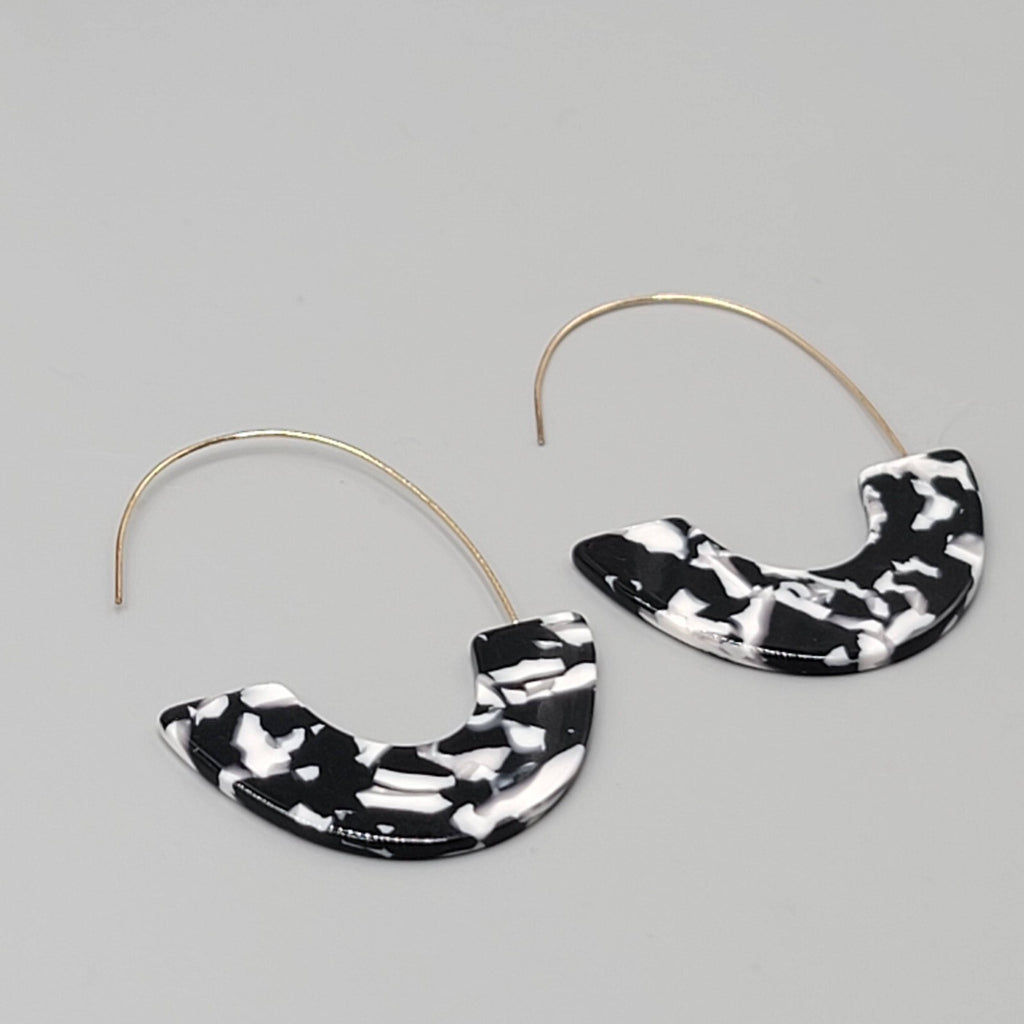 Pierced Earrings Black White Acrylic Large Statement Hoops Gold tone 2.75"