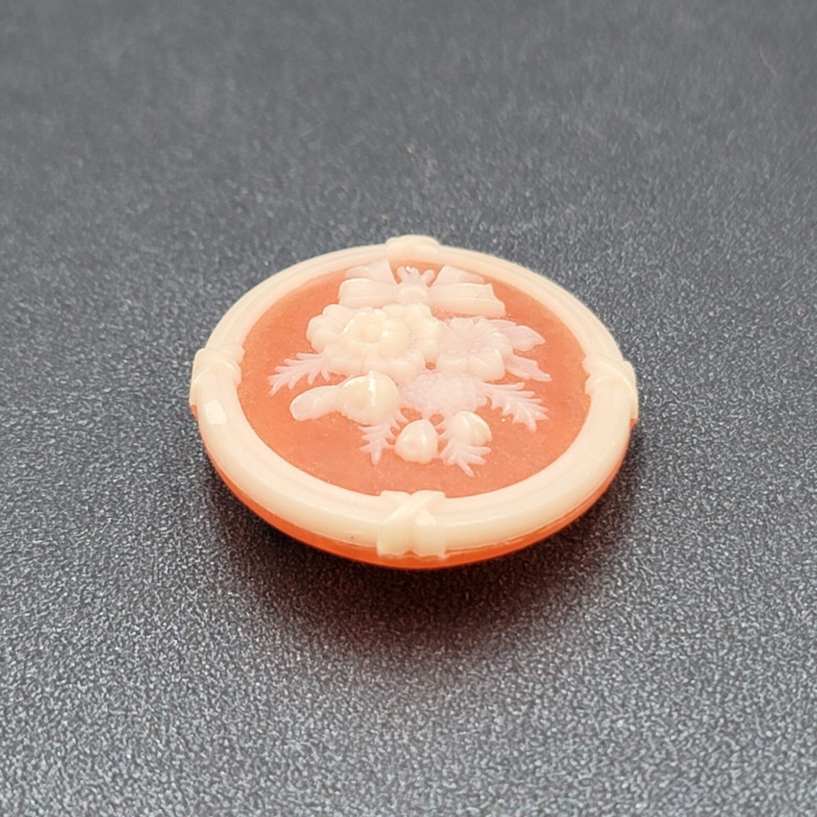 Vintage AVON Coral Resin Cameo Flower Floral Bouquet Oval Brooch Pin 1.5"