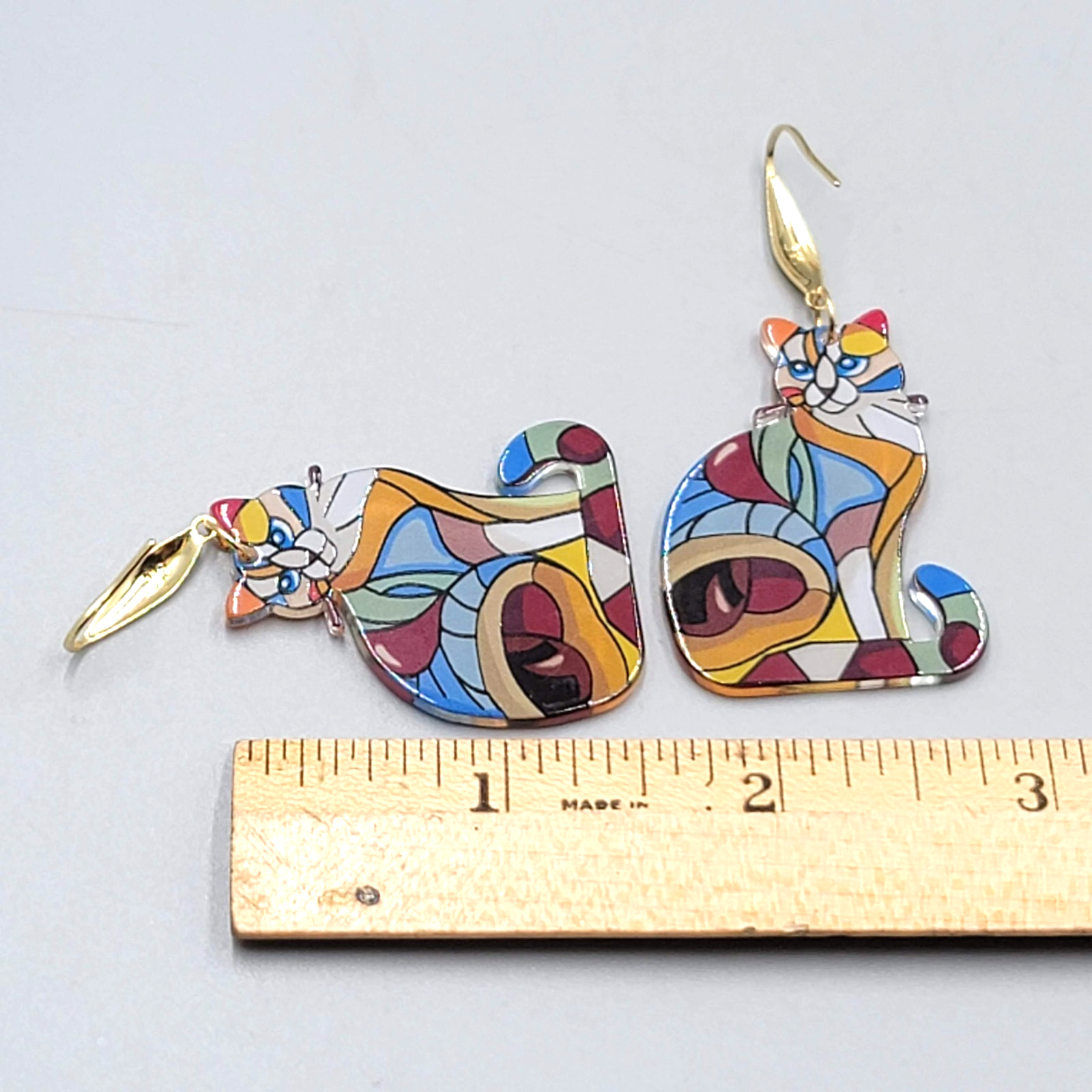 Multicolor Mosiac Kitty Cat Pierced Earrings Acrylic Dangle Gold tone 1.5" long
