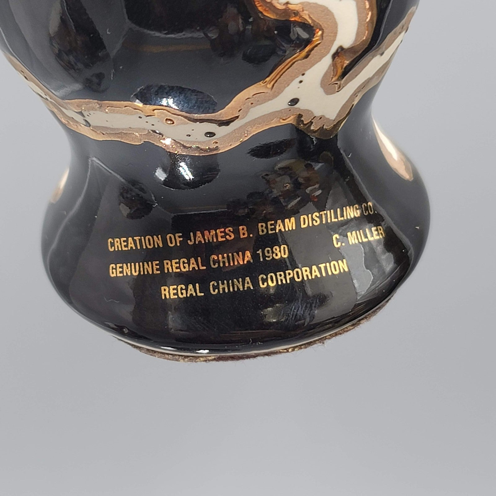 Jim Beam Paperweight Di Monte Royal 1980 C Miller Black Gold White 8 in tall