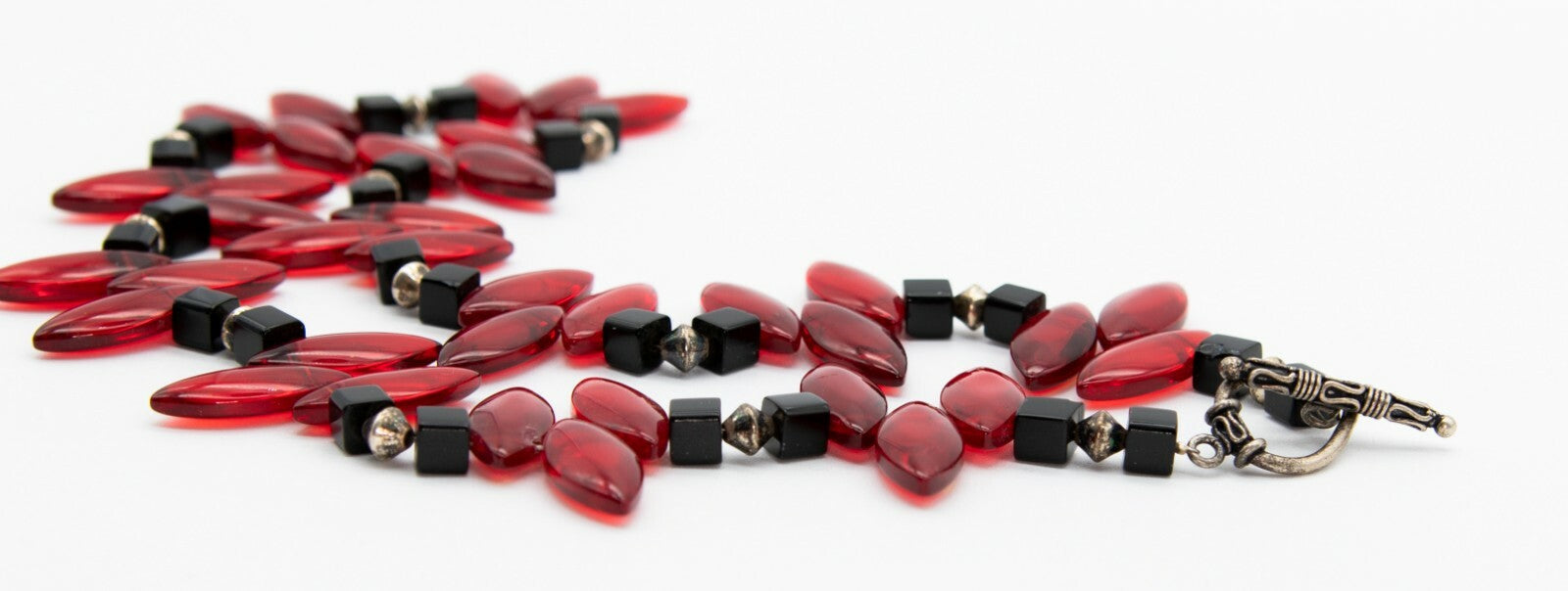 Red Black Hand Crafted Toggle Clasp Beaded Necklace 21.5"